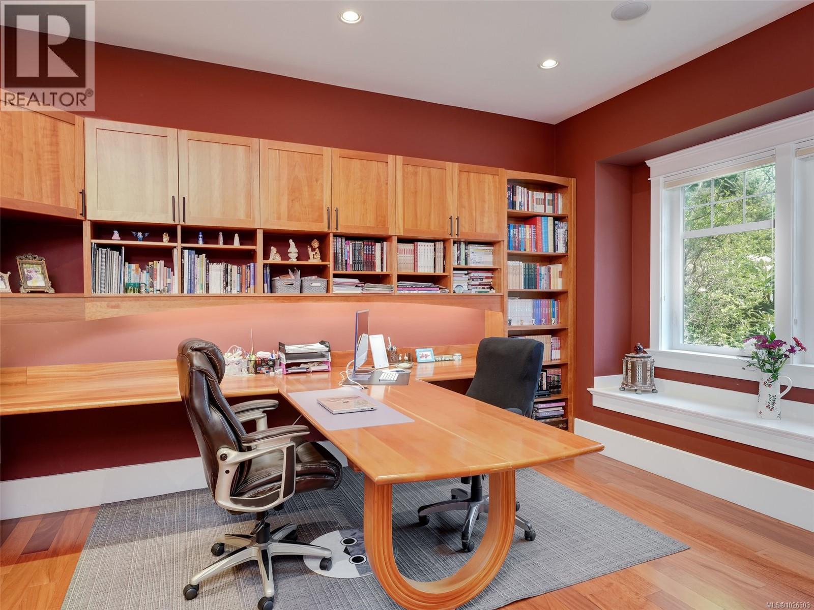  2615 Queenswood Drive, Saanich