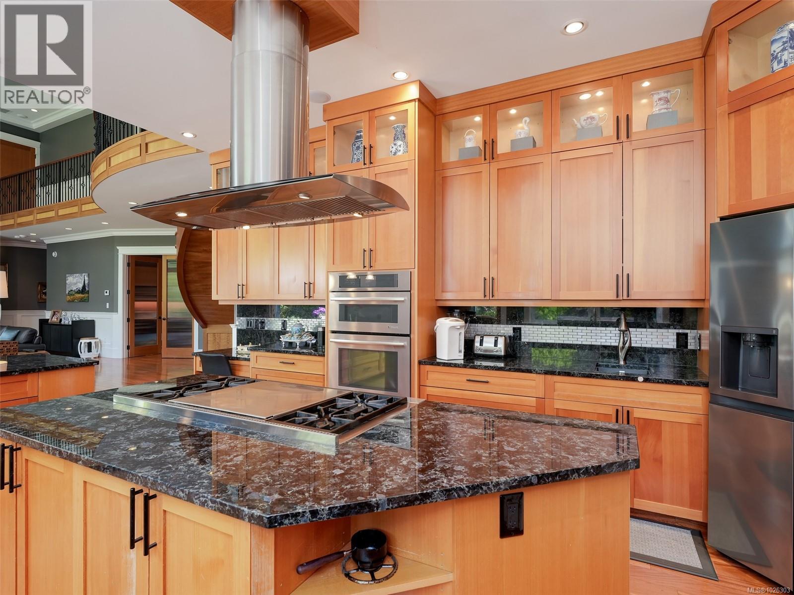  2615 Queenswood Drive, Saanich