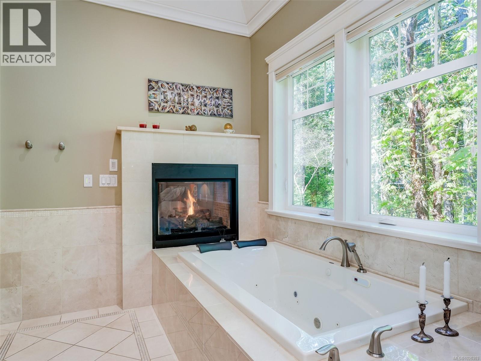  2615 Queenswood Drive, Saanich