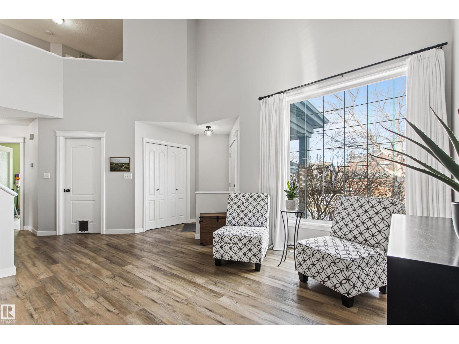 16 DESEVIGNY PL, St. Albert