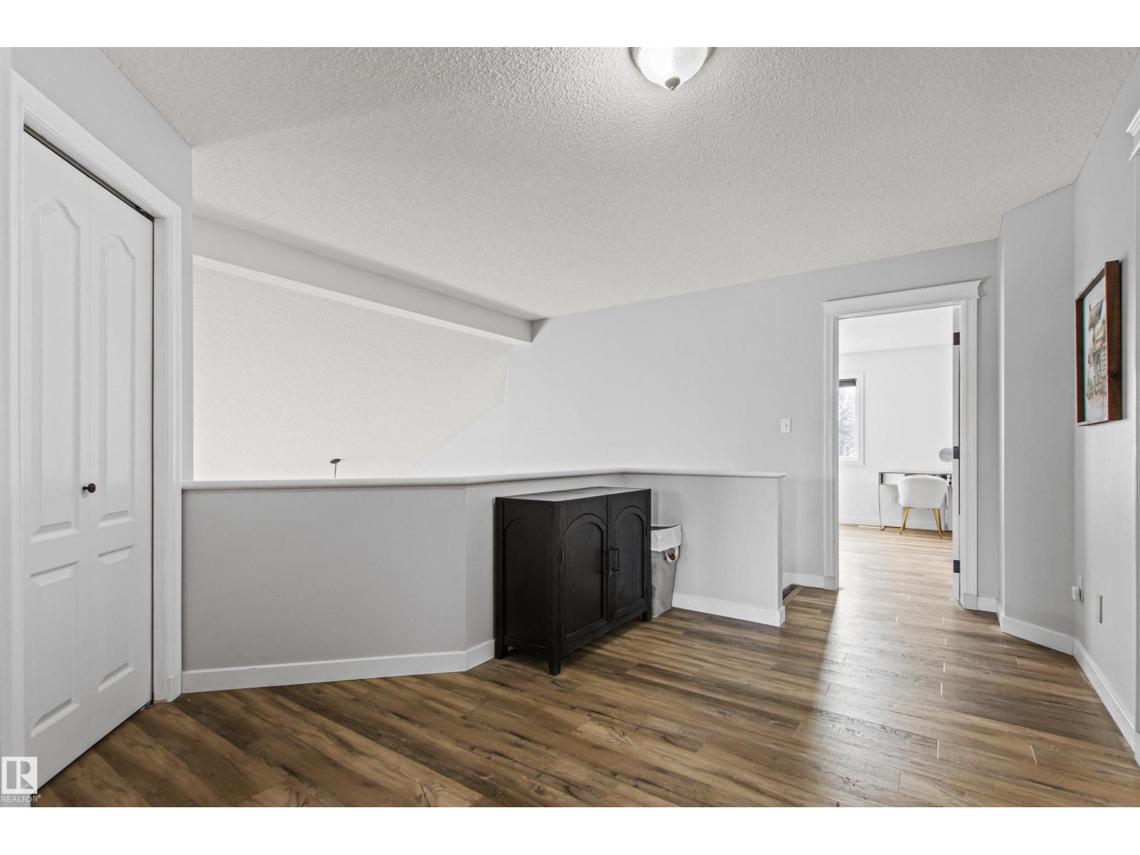 16 DESEVIGNY PL, St. Albert