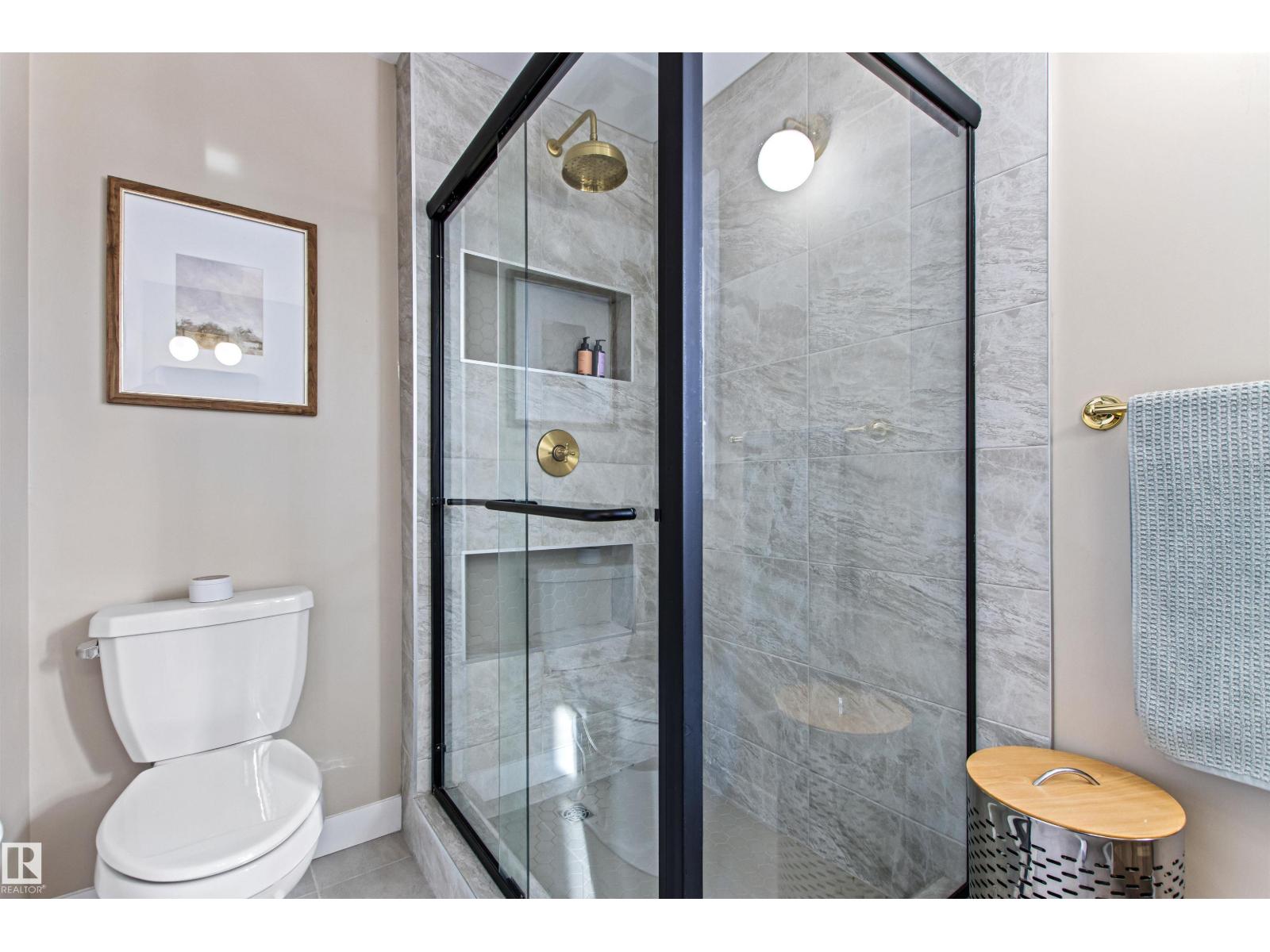 16 DESEVIGNY PL, St. Albert