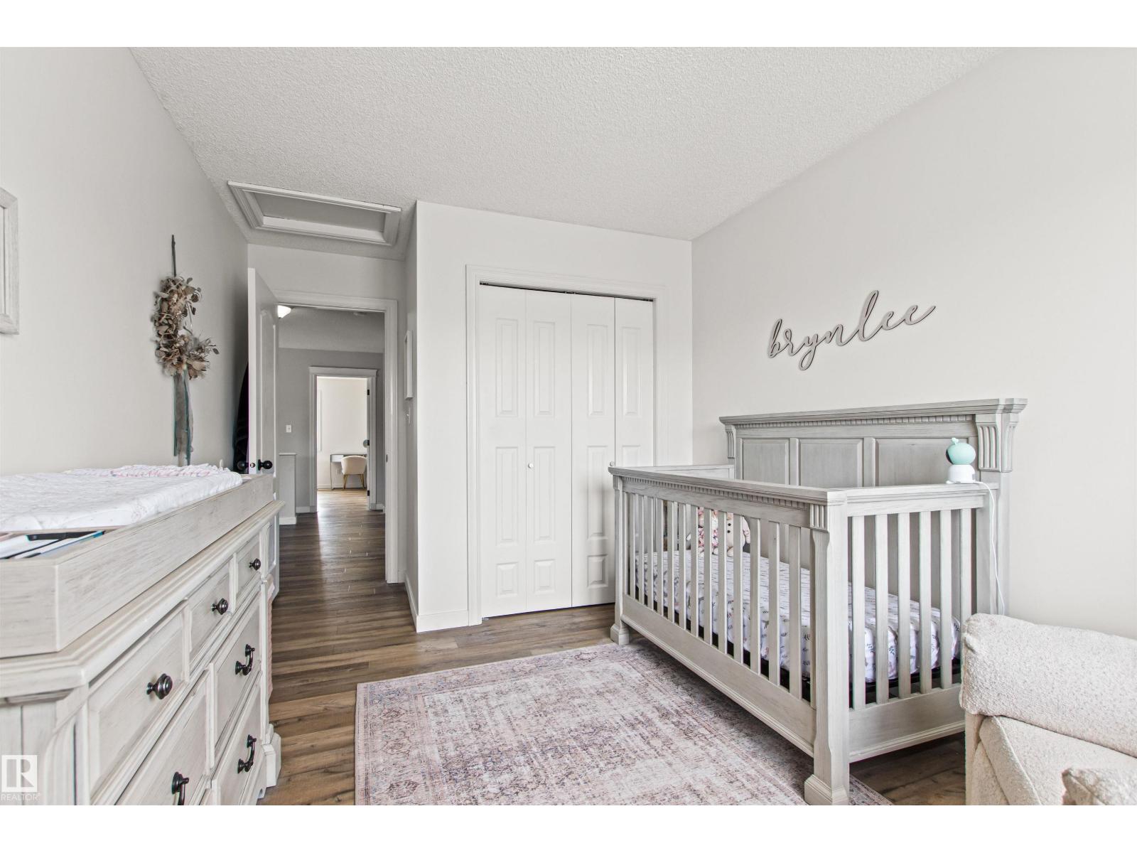 16 DESEVIGNY PL, St. Albert