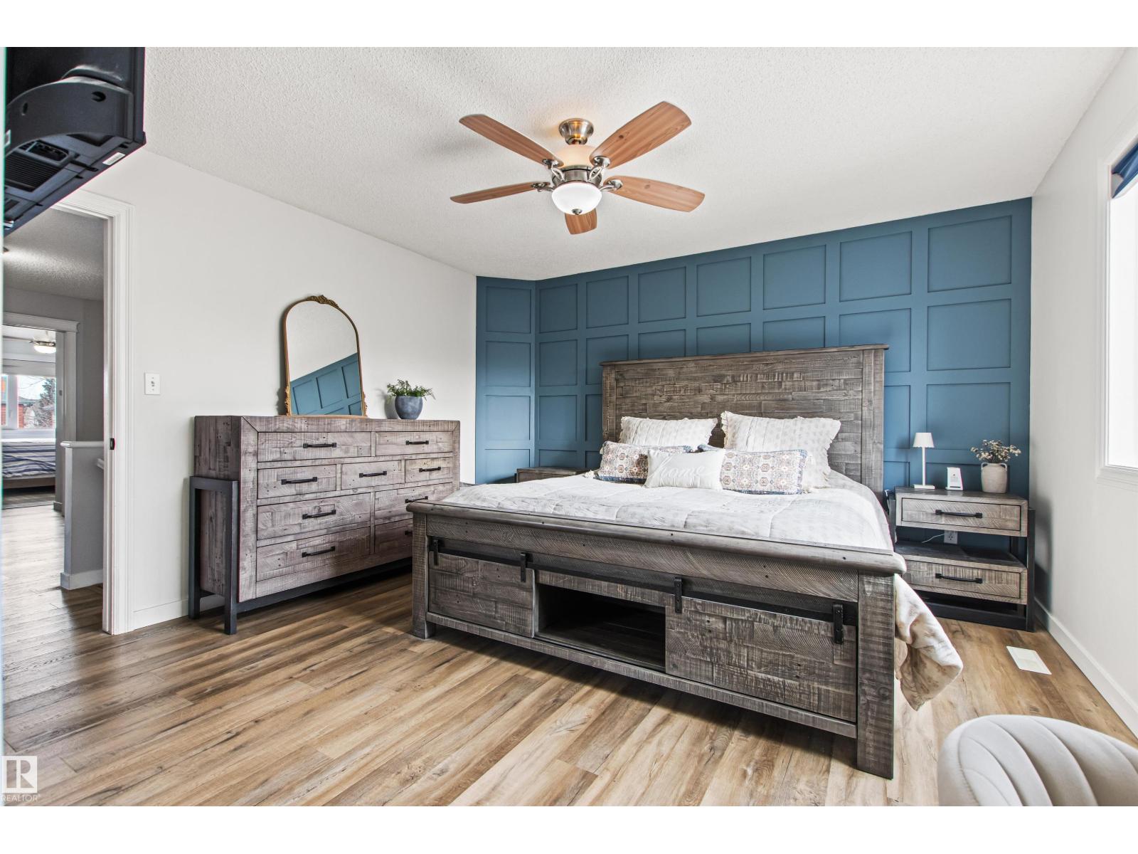 16 DESEVIGNY PL, St. Albert