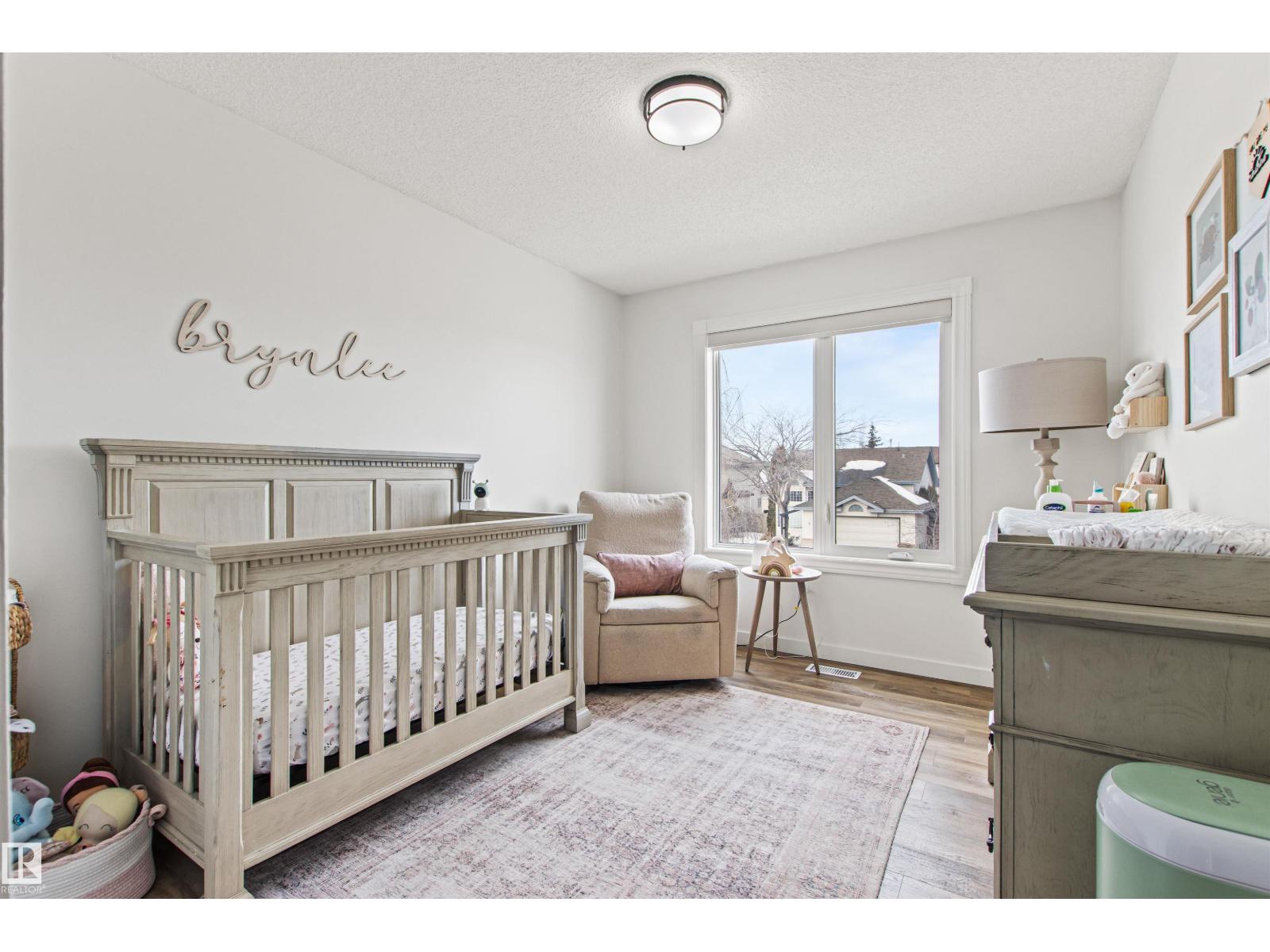 16 DESEVIGNY PL, St. Albert