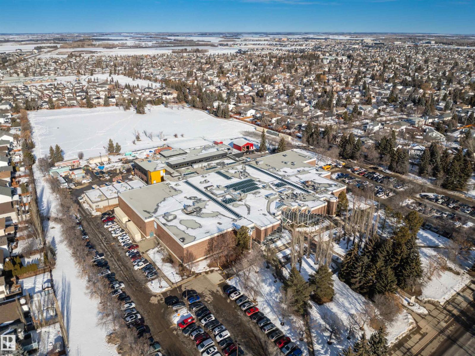 16 DESEVIGNY PL, St. Albert