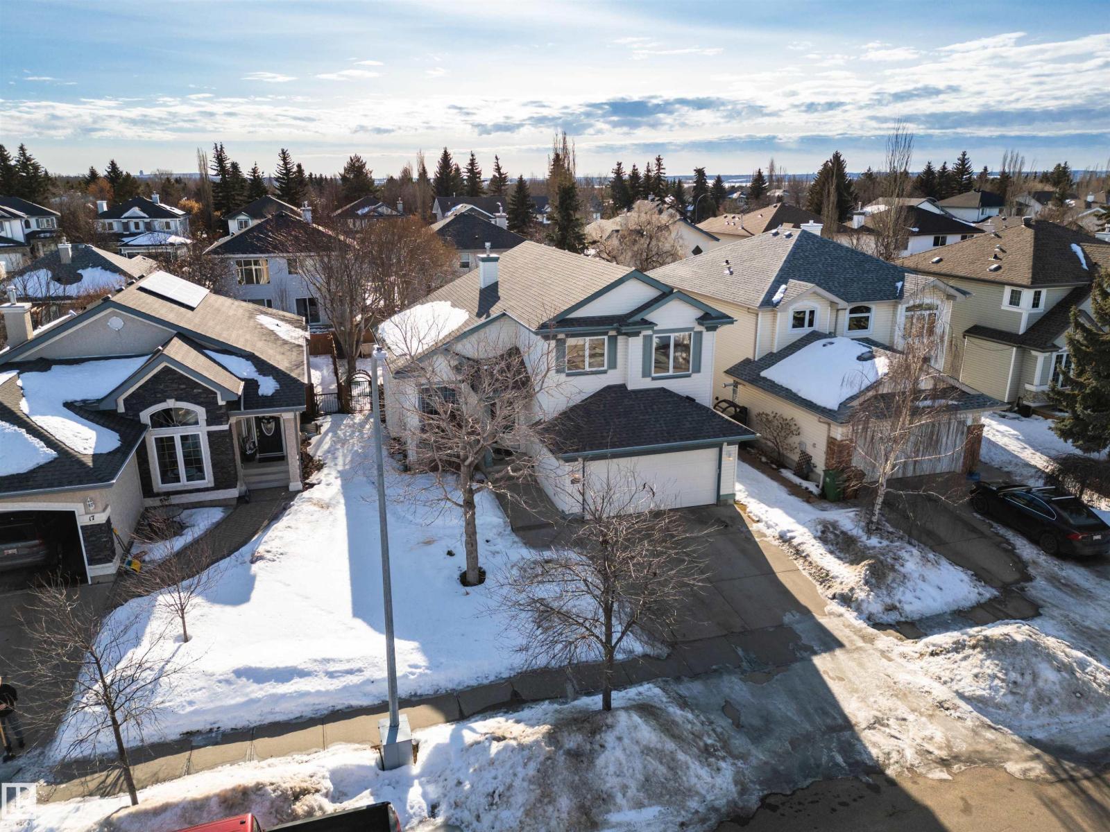 16 DESEVIGNY PL, St. Albert