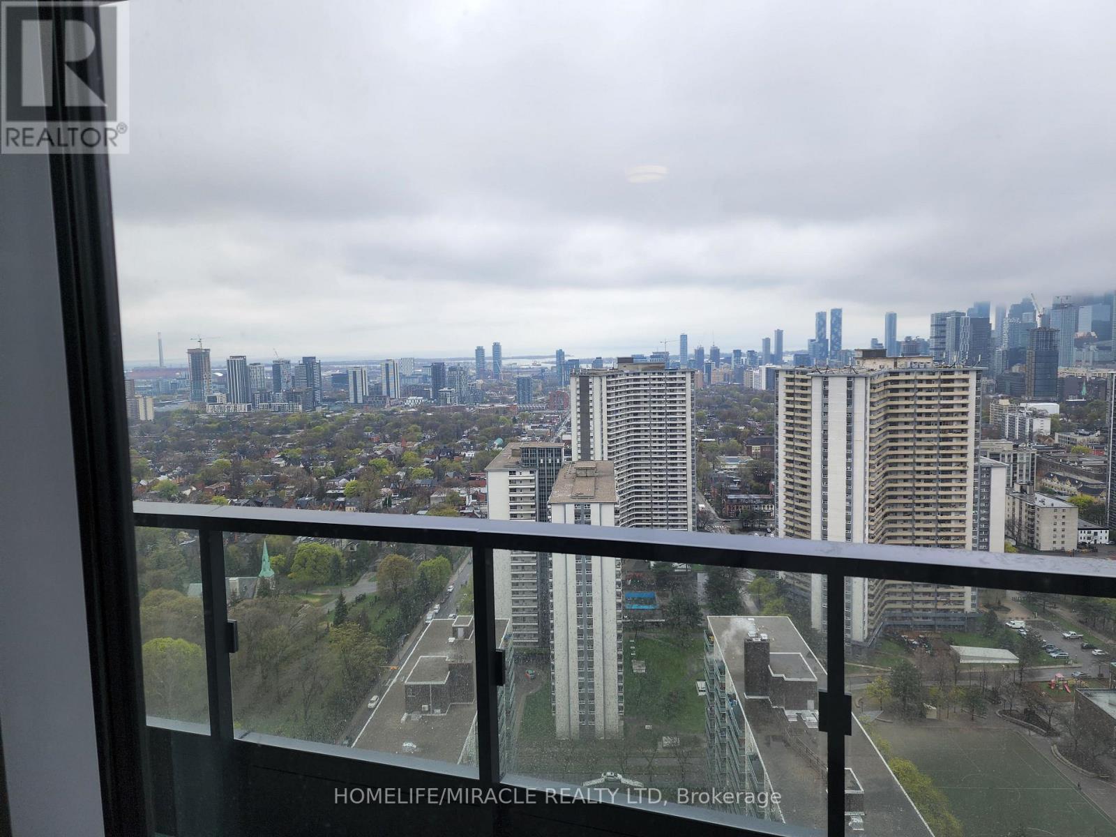 585 Bloor Street East