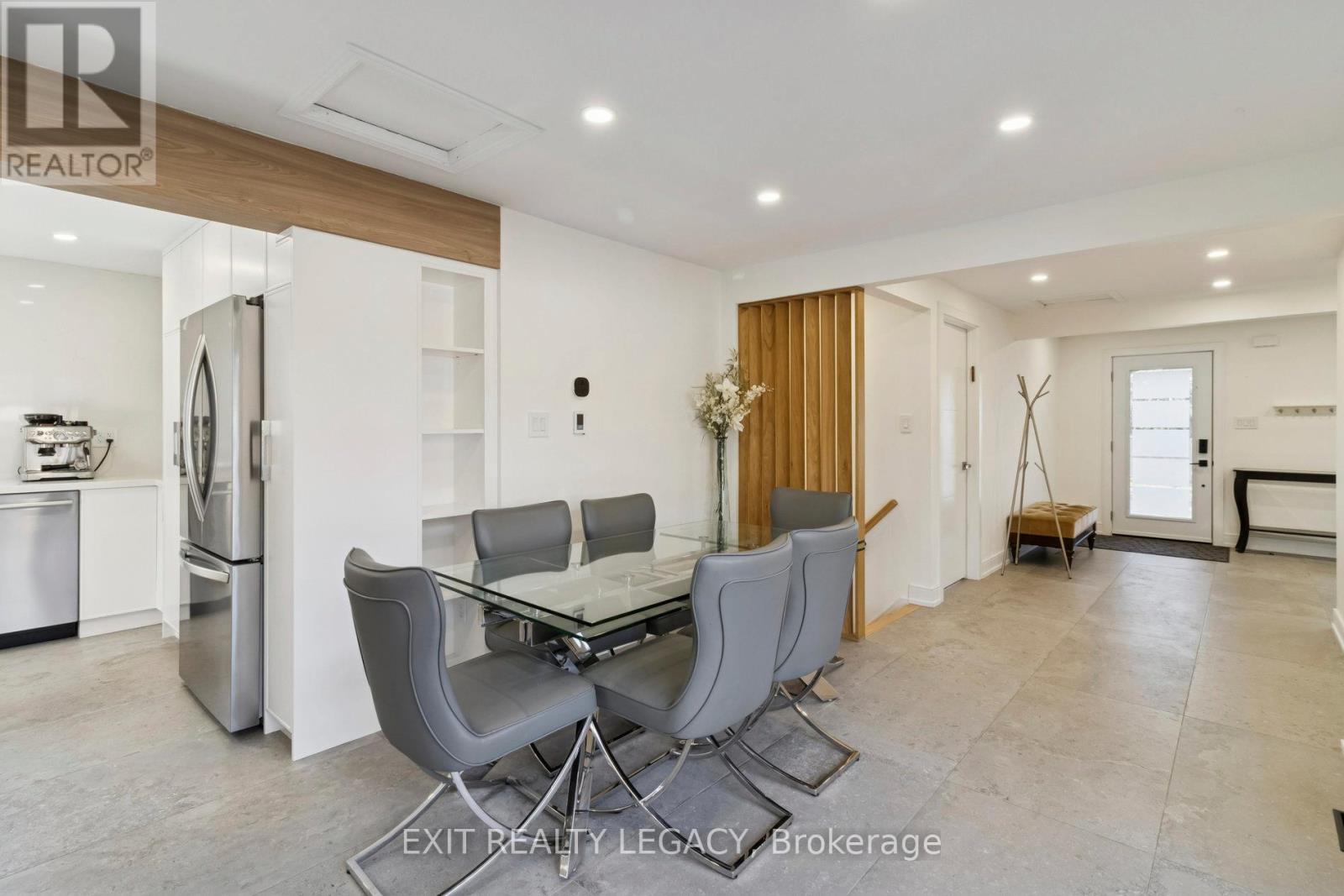 4 OAK COURT - Photo 5 of 50, Aurora (Aurora Village), Ontario