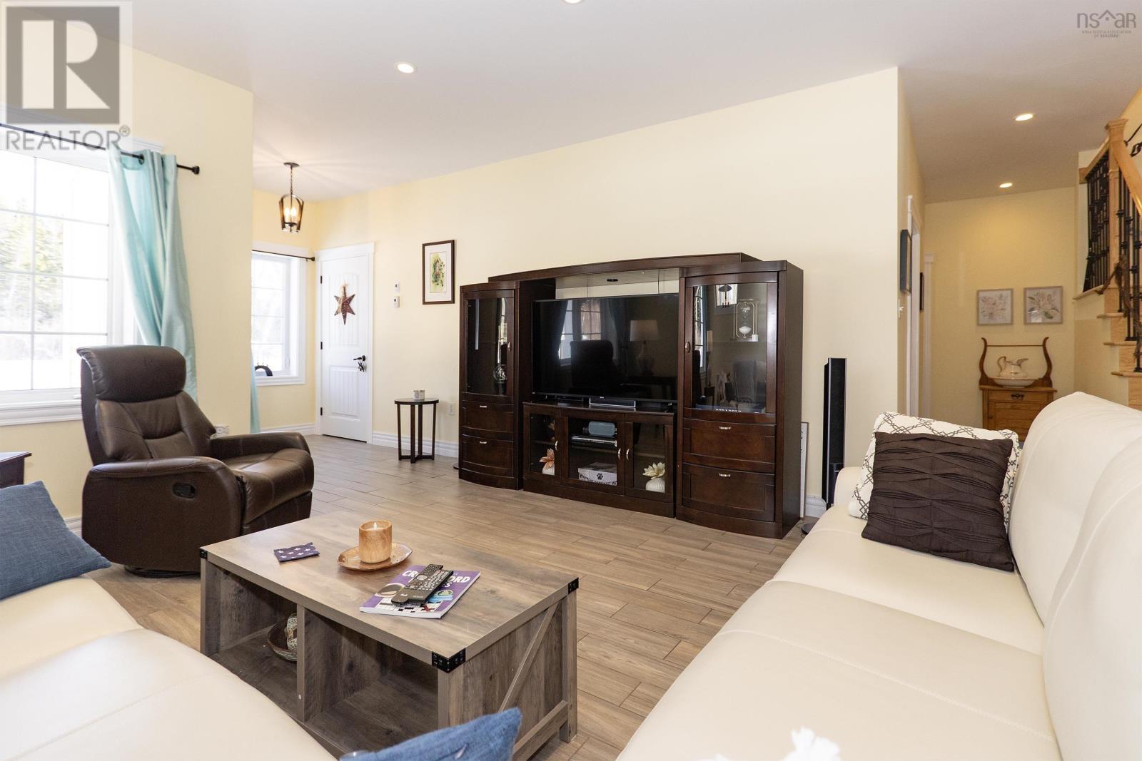 Property 22 of 50 of 23 Molly Lane