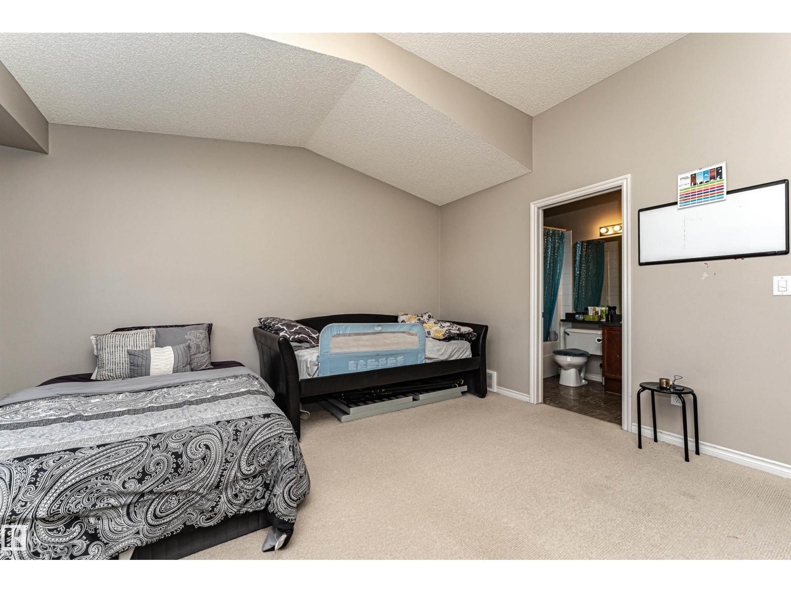 #103 13825 155 AV NW, Edmonton