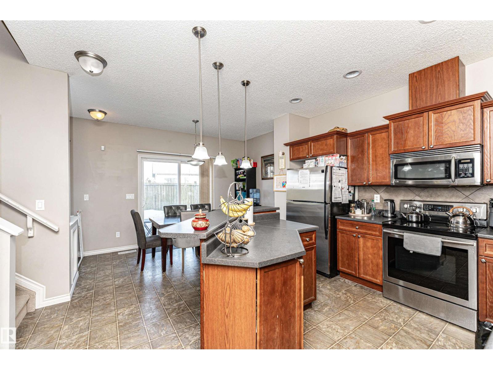 #103 13825 155 AV NW, Edmonton