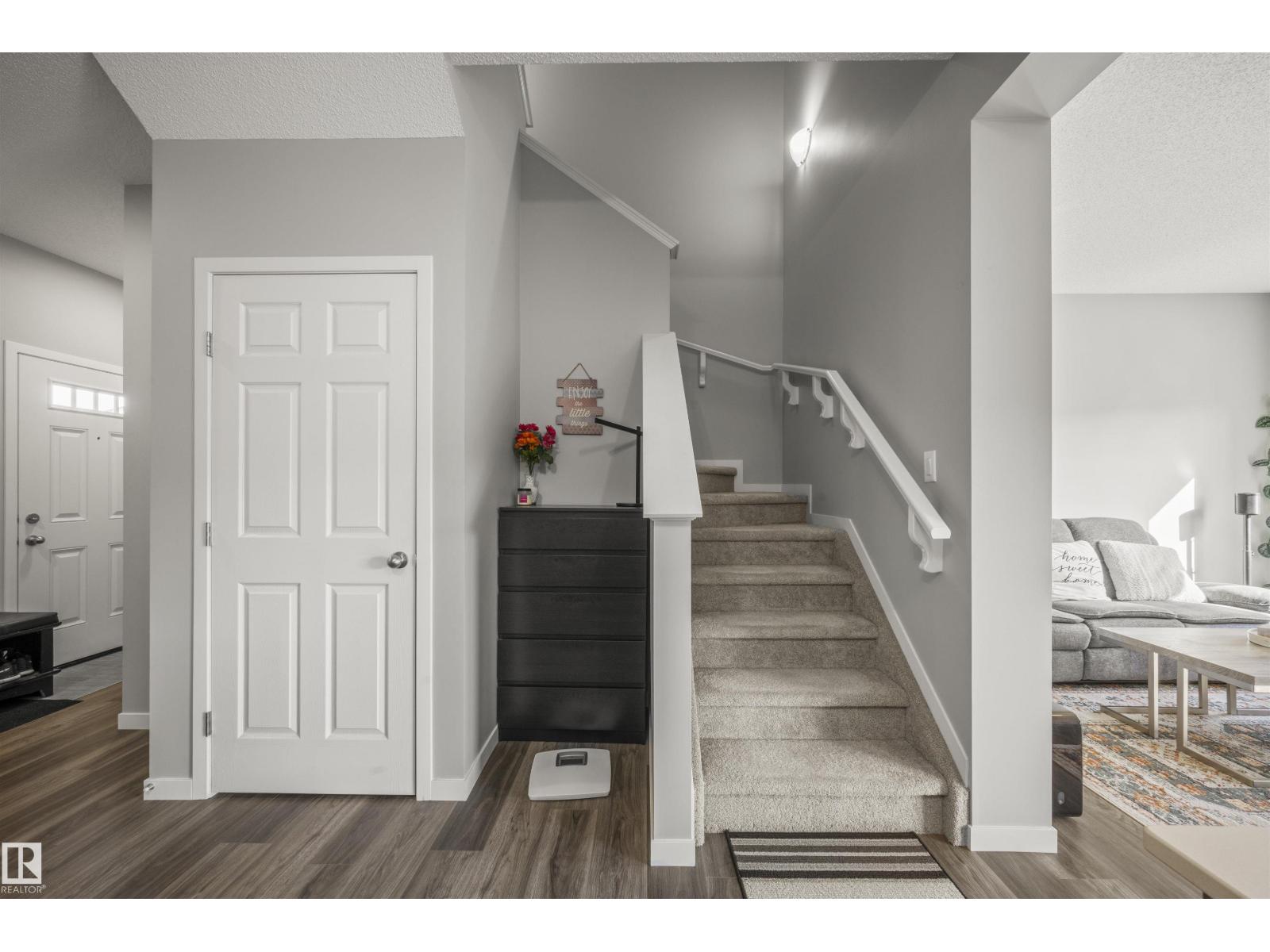 1745 ERKER WY NW, Edmonton