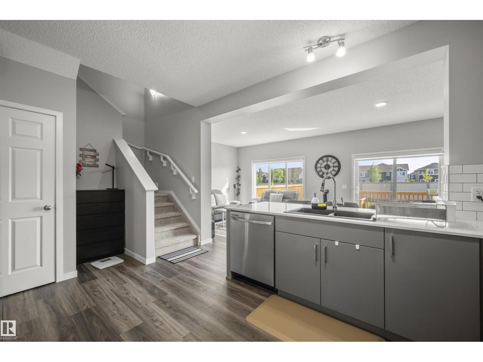 1745 ERKER WY NW, Edmonton