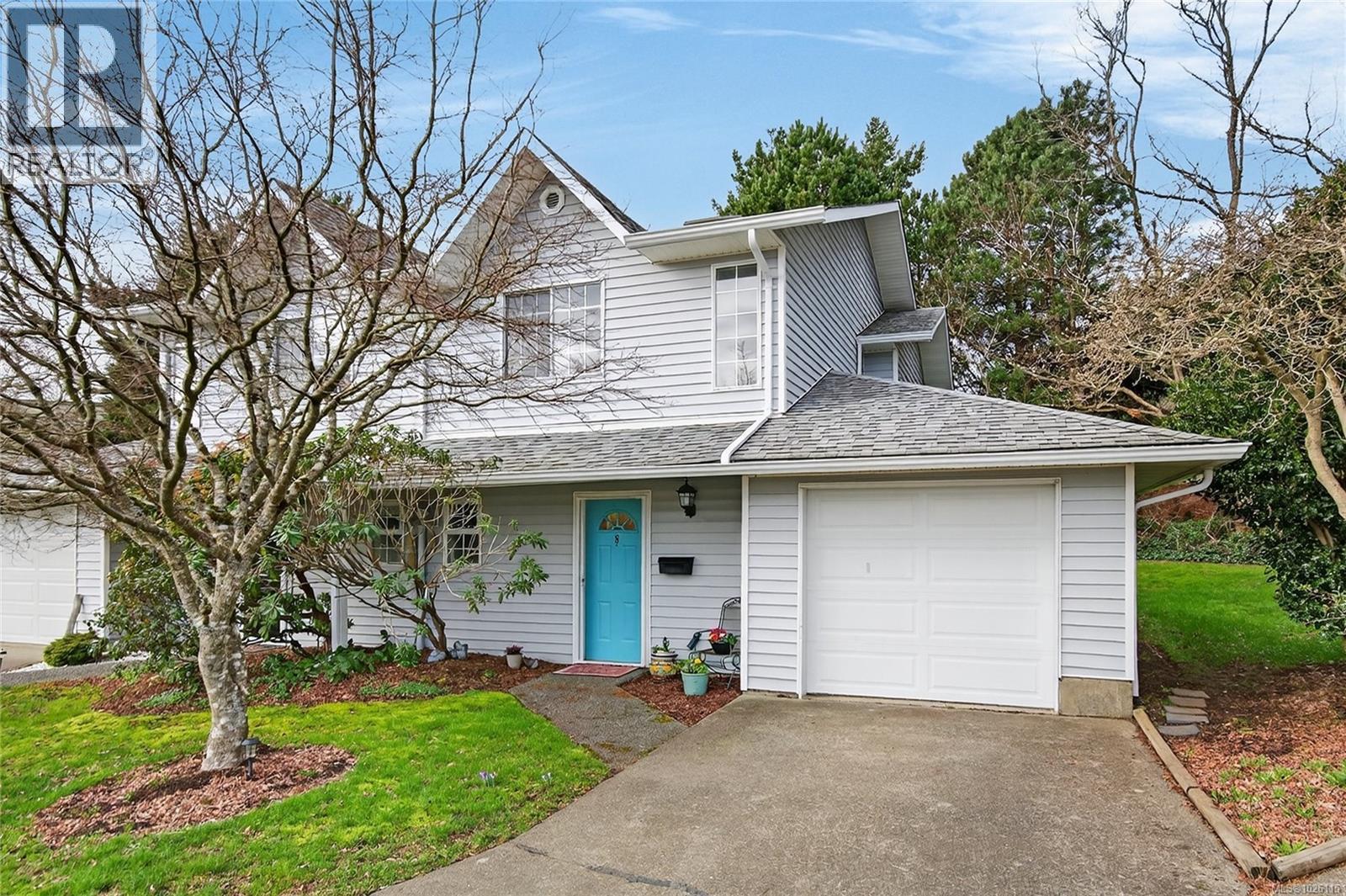 8 2200 Manor Dr, Comox