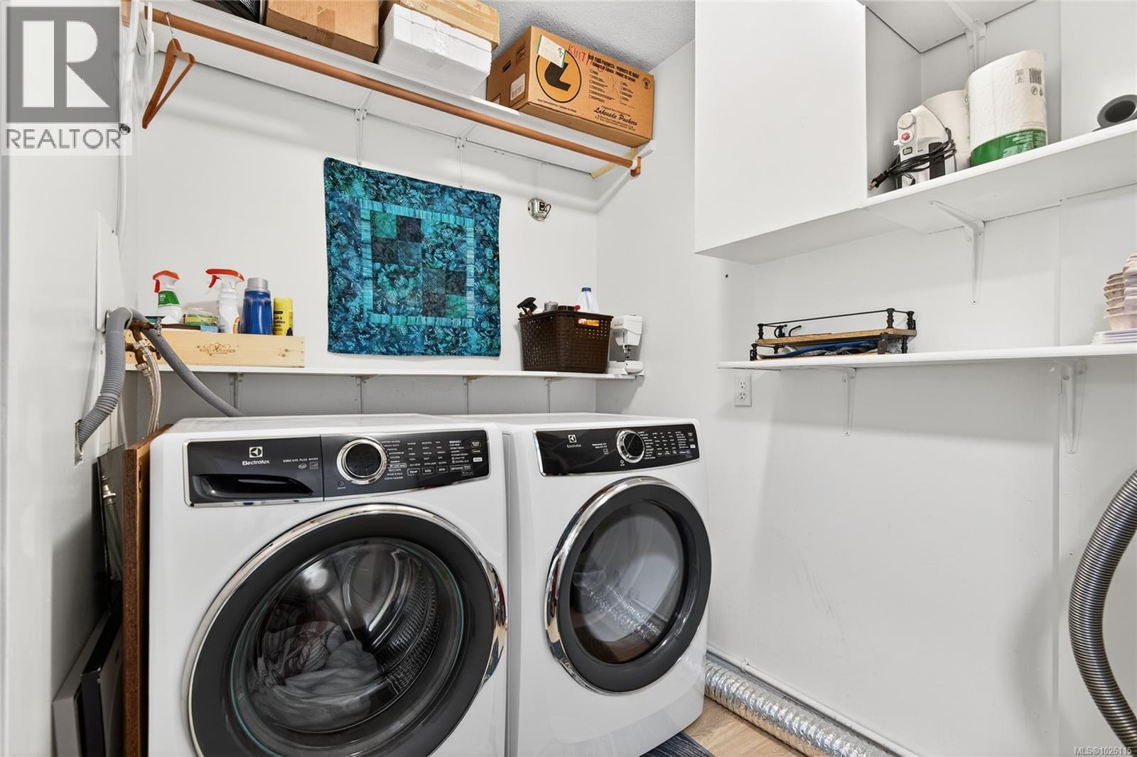 8 2200 Manor Dr, Comox