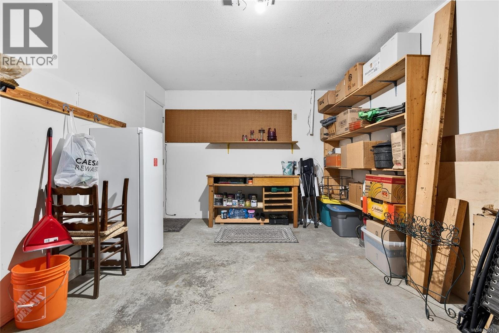 8 2200 Manor Dr, Comox