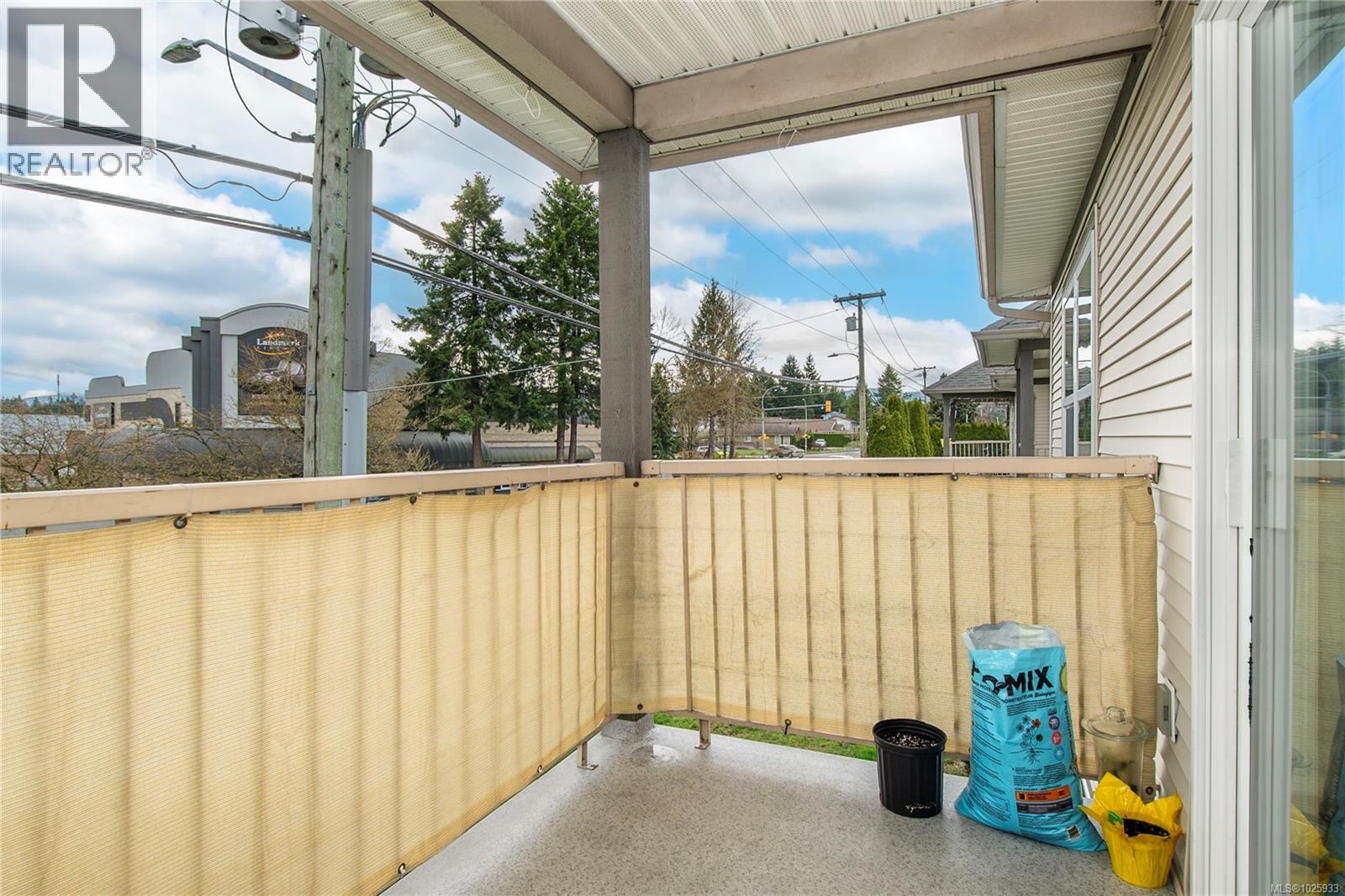 202 2525 Fitzgerald Ave, Courtenay