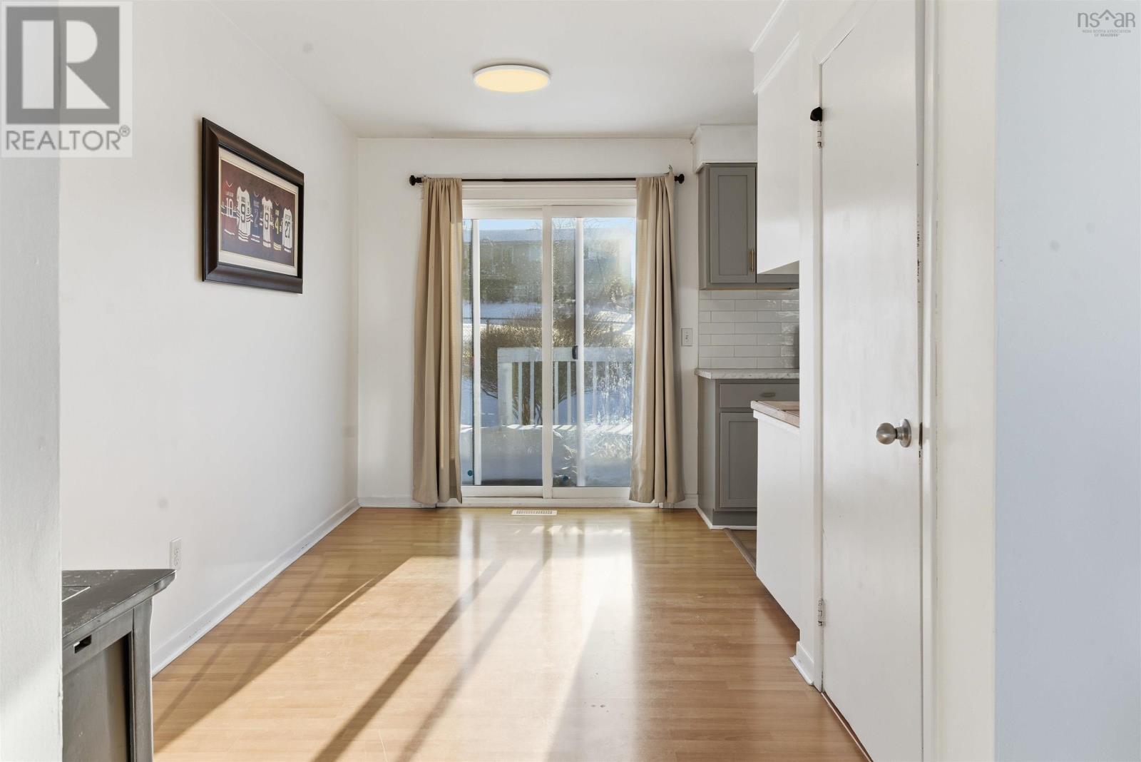 Property 14 of 25 of 16/18 Clearview Street