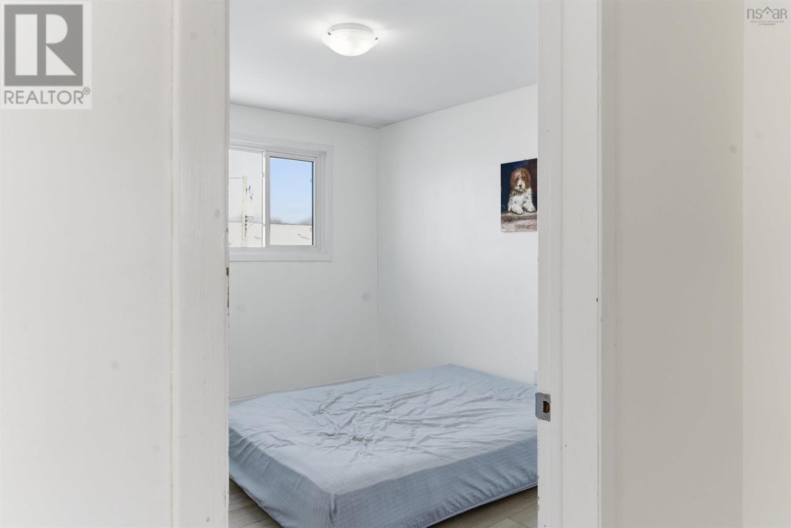 Property 19 of 25 of 16/18 Clearview Street