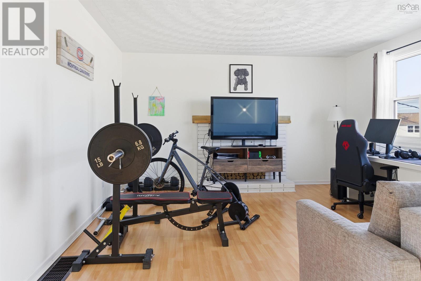 Property 8 of 25 of 16/18 Clearview Street