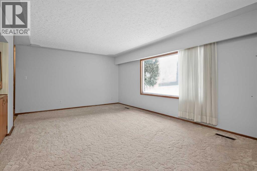 Single Family House Bungalow for Sale in  Capri Avenue NW Brentwood Calgary 