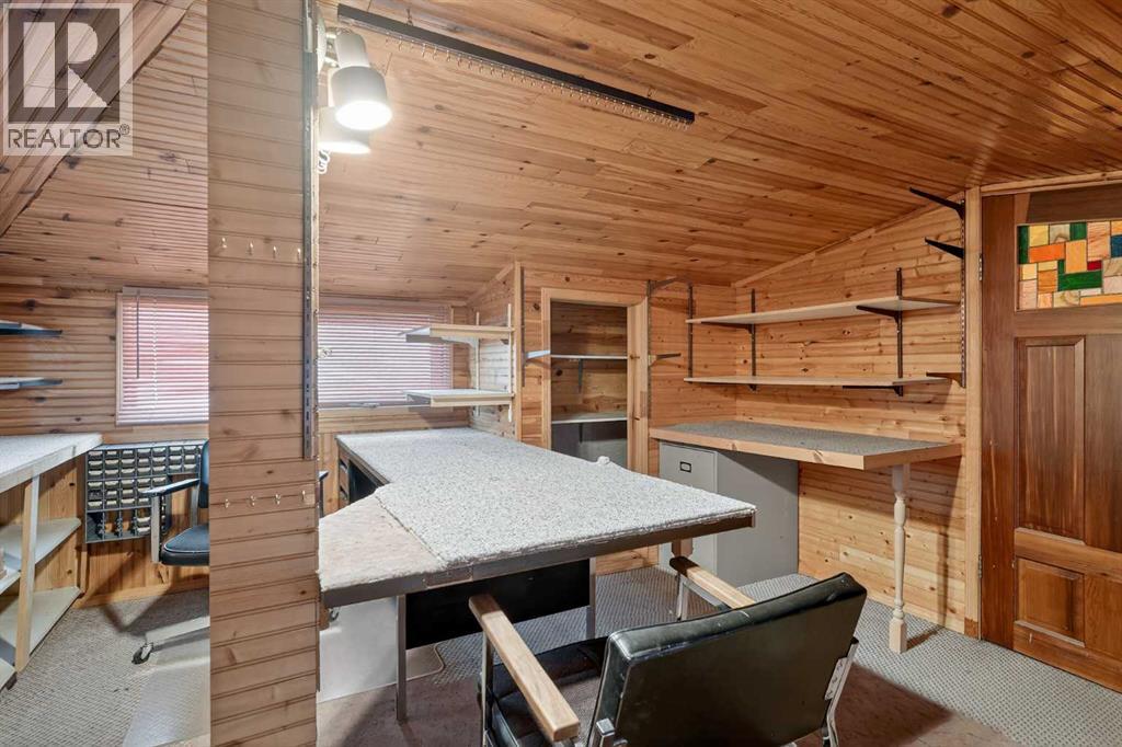 Single Family House Bungalow for Sale in  Capri Avenue NW Brentwood Calgary 