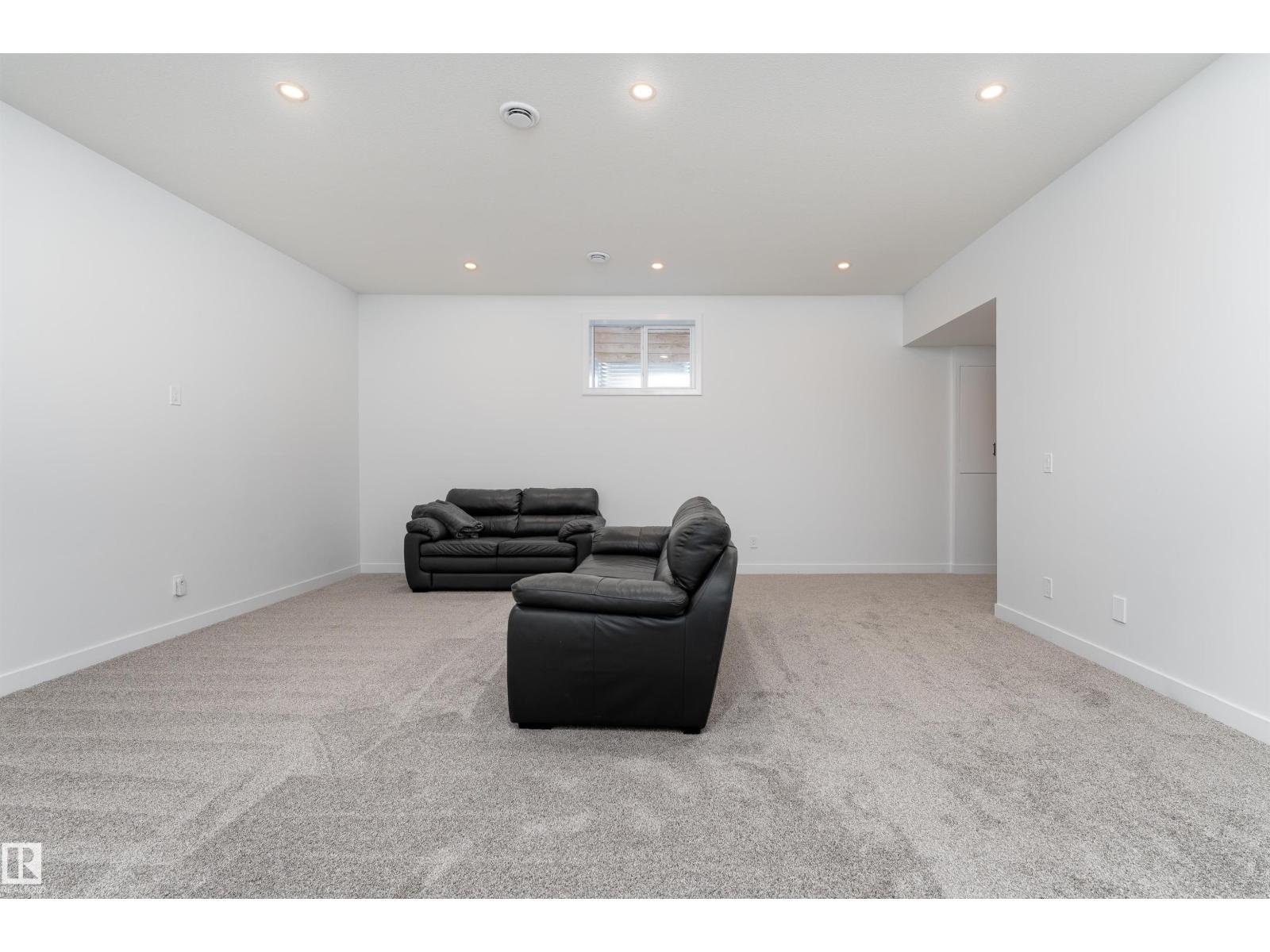 39 Jacobs CL, St. Albert