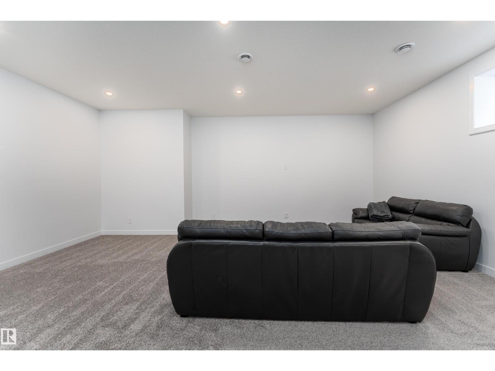 39 Jacobs CL, St. Albert