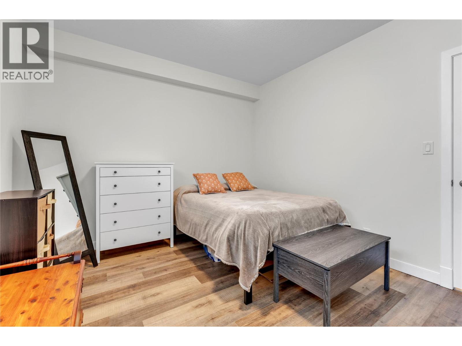  6420 Newton Road, Summerland