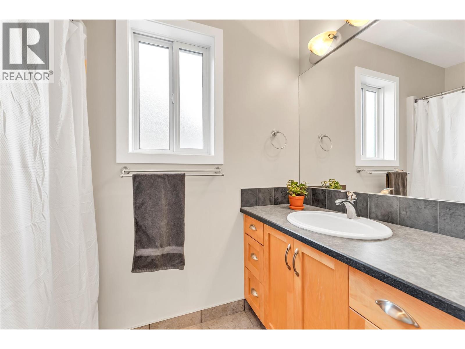  6420 Newton Road, Summerland