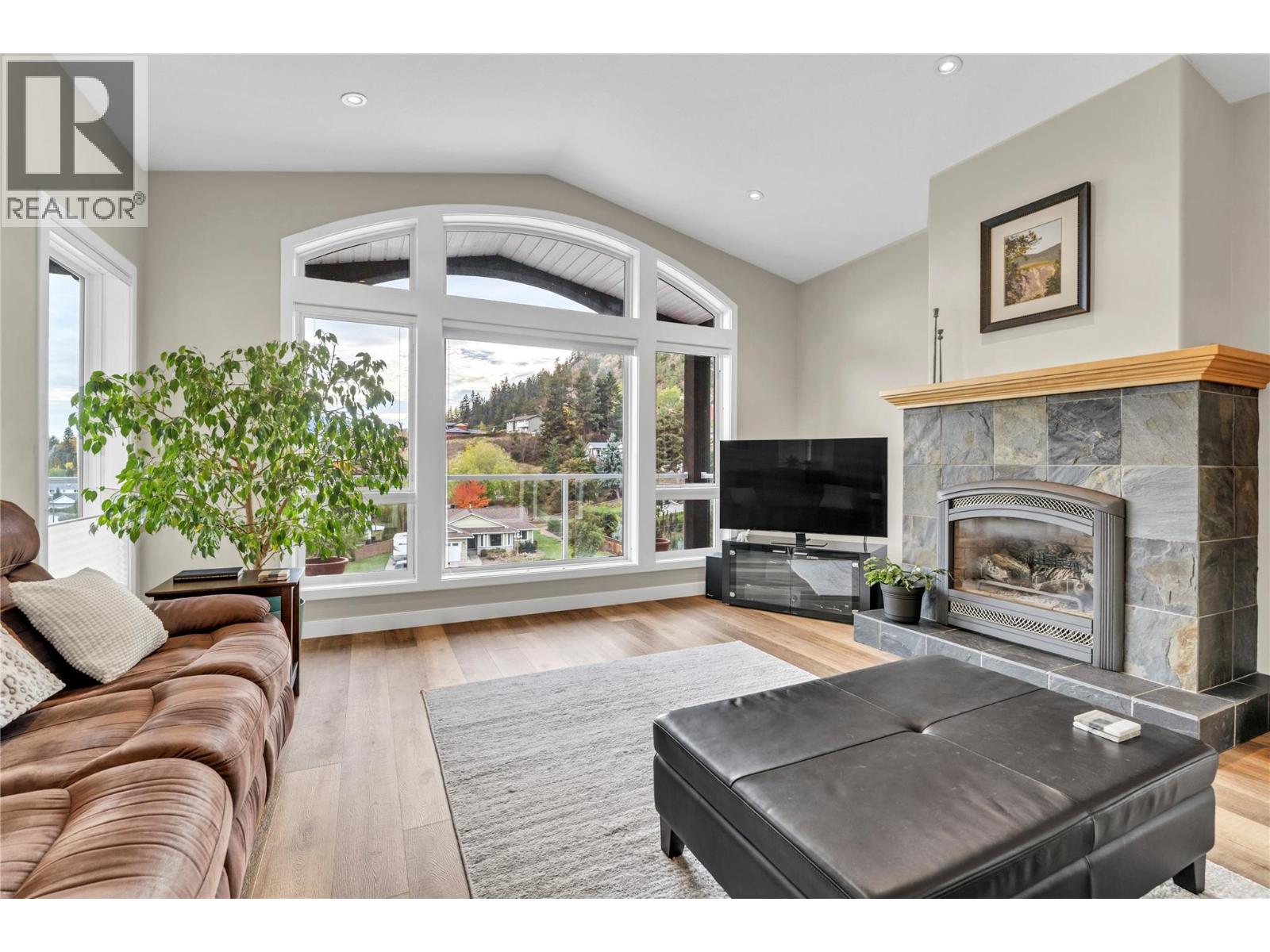  6420 Newton Road, Summerland