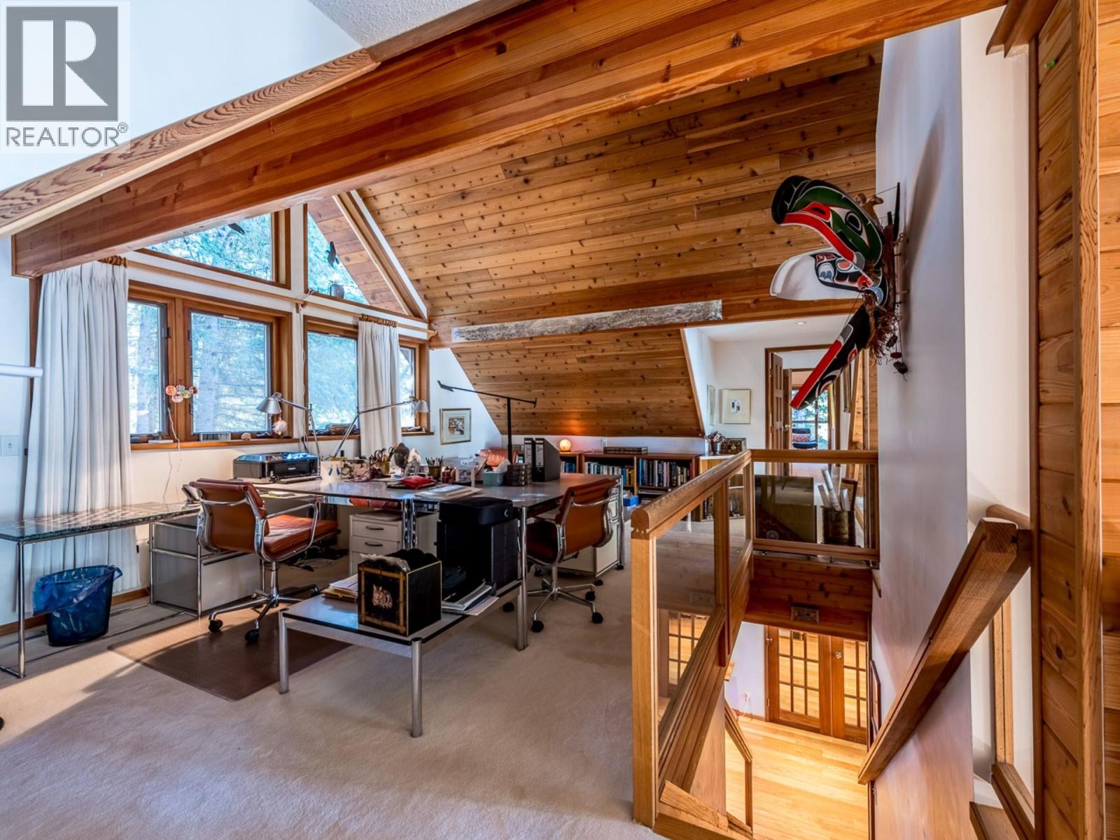 6643 SVEN ROAD, Horse Lake