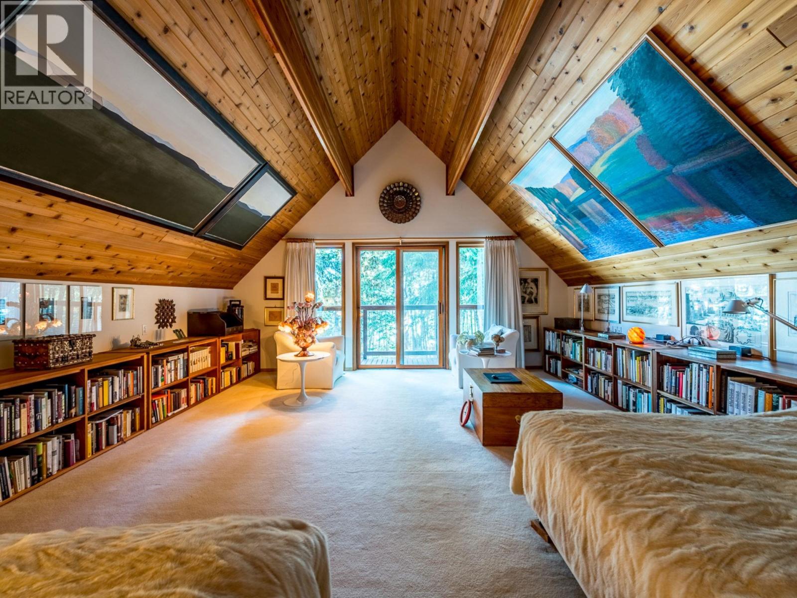 6643 SVEN ROAD, Horse Lake