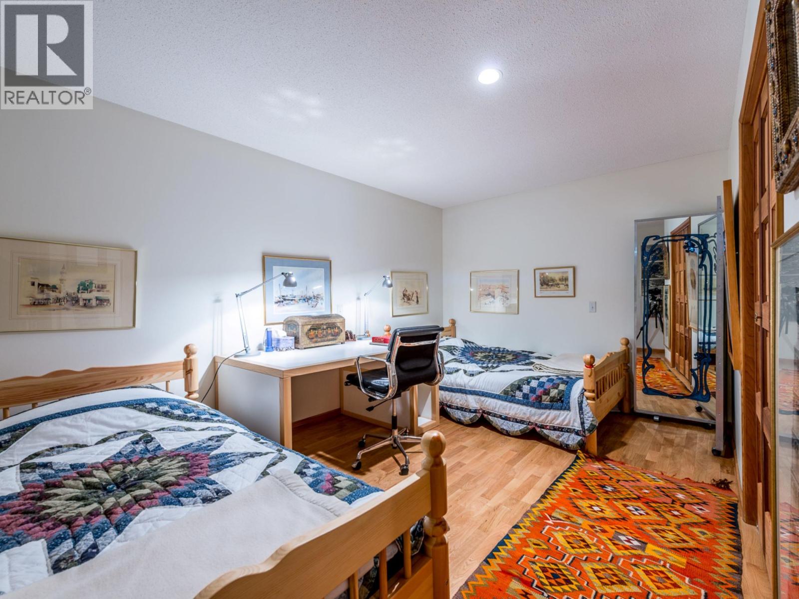 6643 SVEN ROAD, Horse Lake