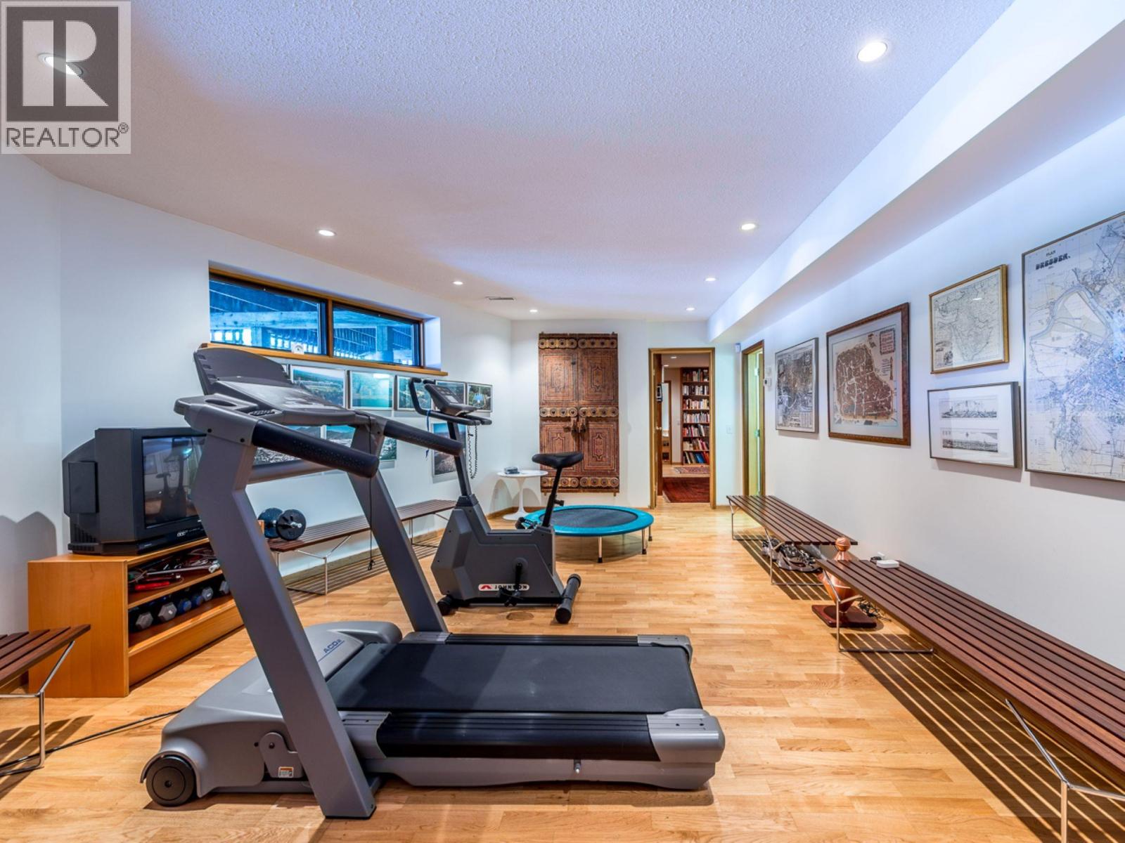 6643 SVEN ROAD, Horse Lake