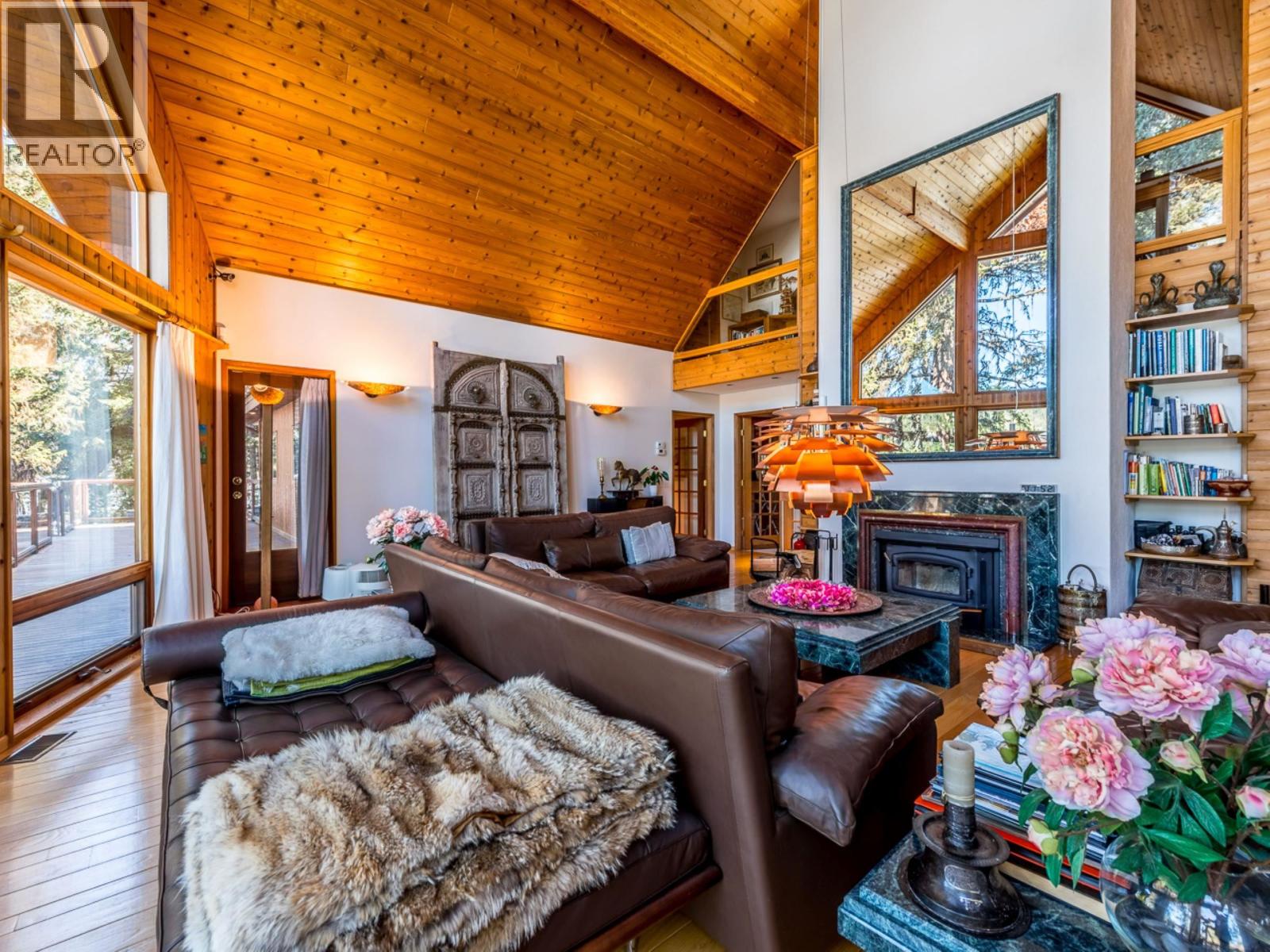 6643 SVEN ROAD, Horse Lake