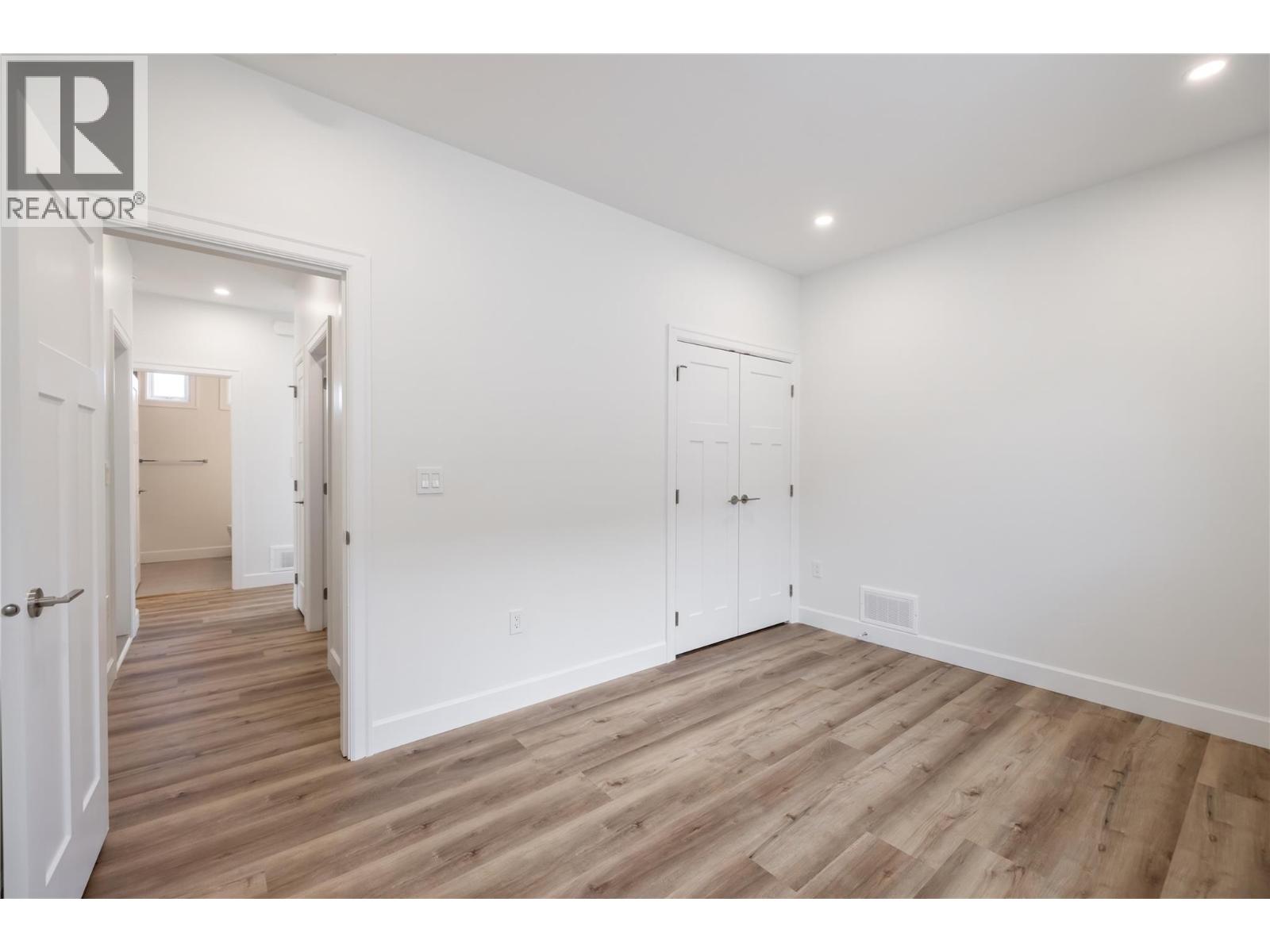 258 BENTGRASS Avenue - 21
