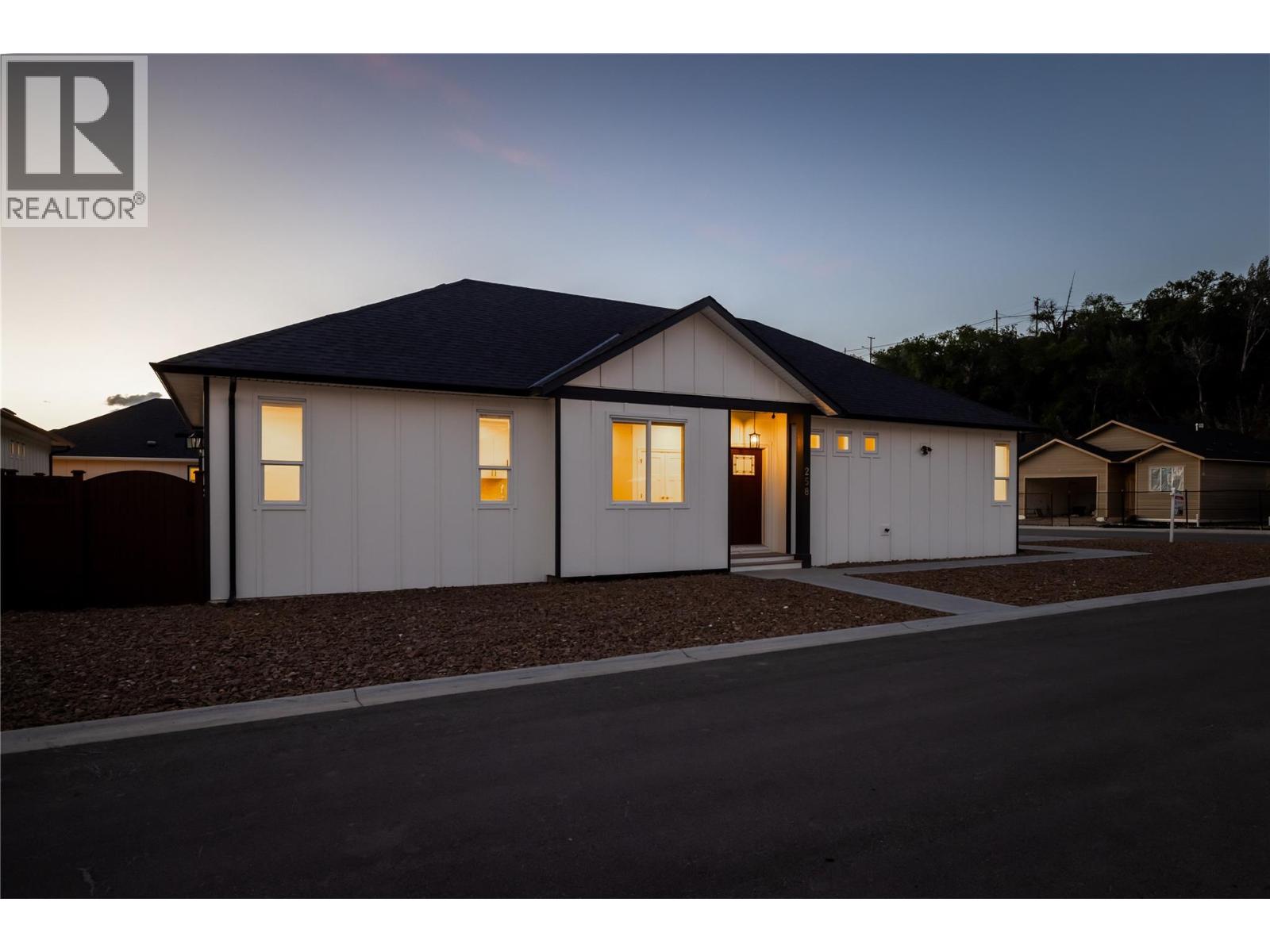 258 BENTGRASS Avenue, Oliver