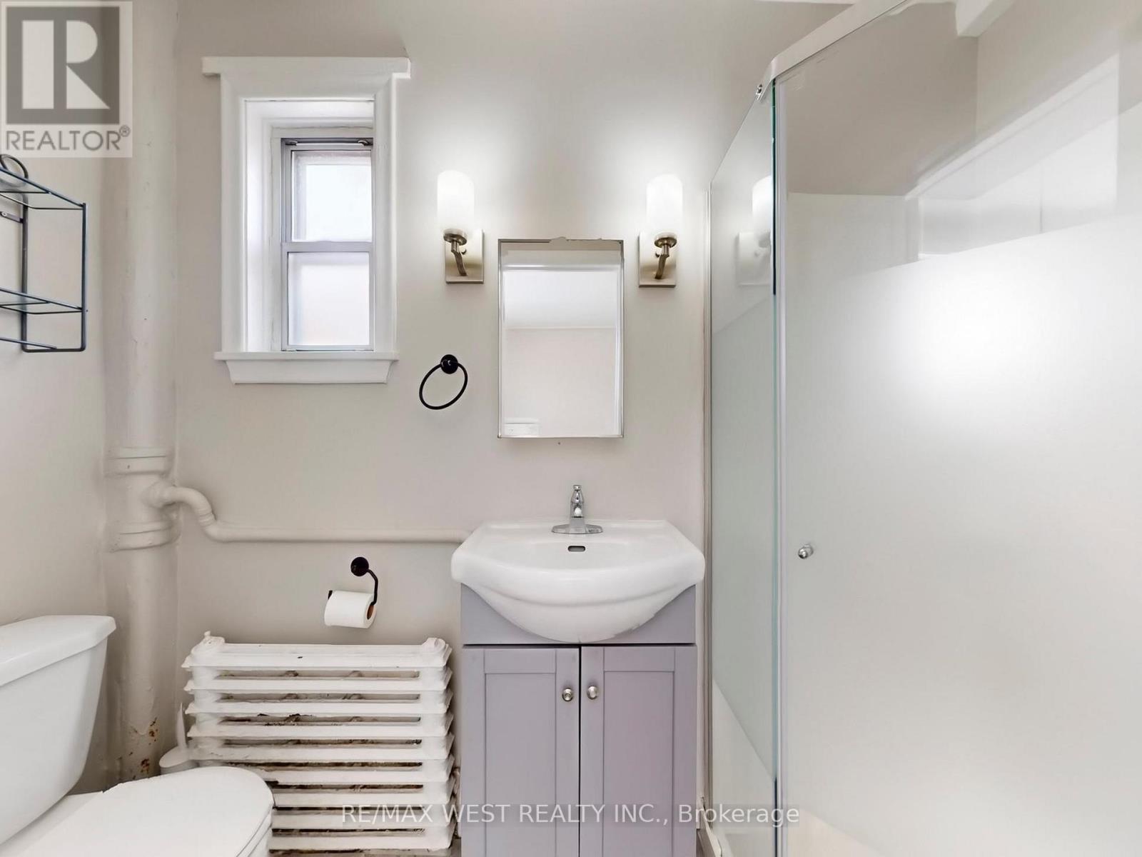 16 UPWOOD AVENUE - 16