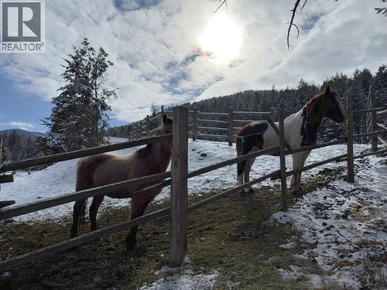 537 Grand Oro Road, Kaleden