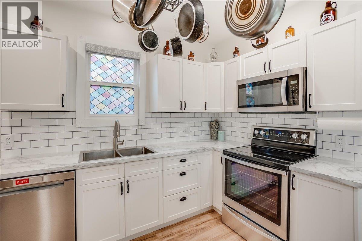 1667 CEDAR Avenue, Trail