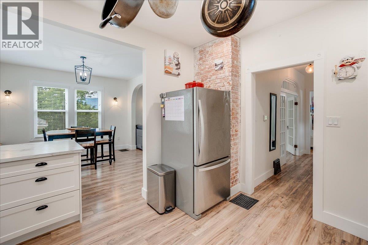 1667 CEDAR Avenue, Trail