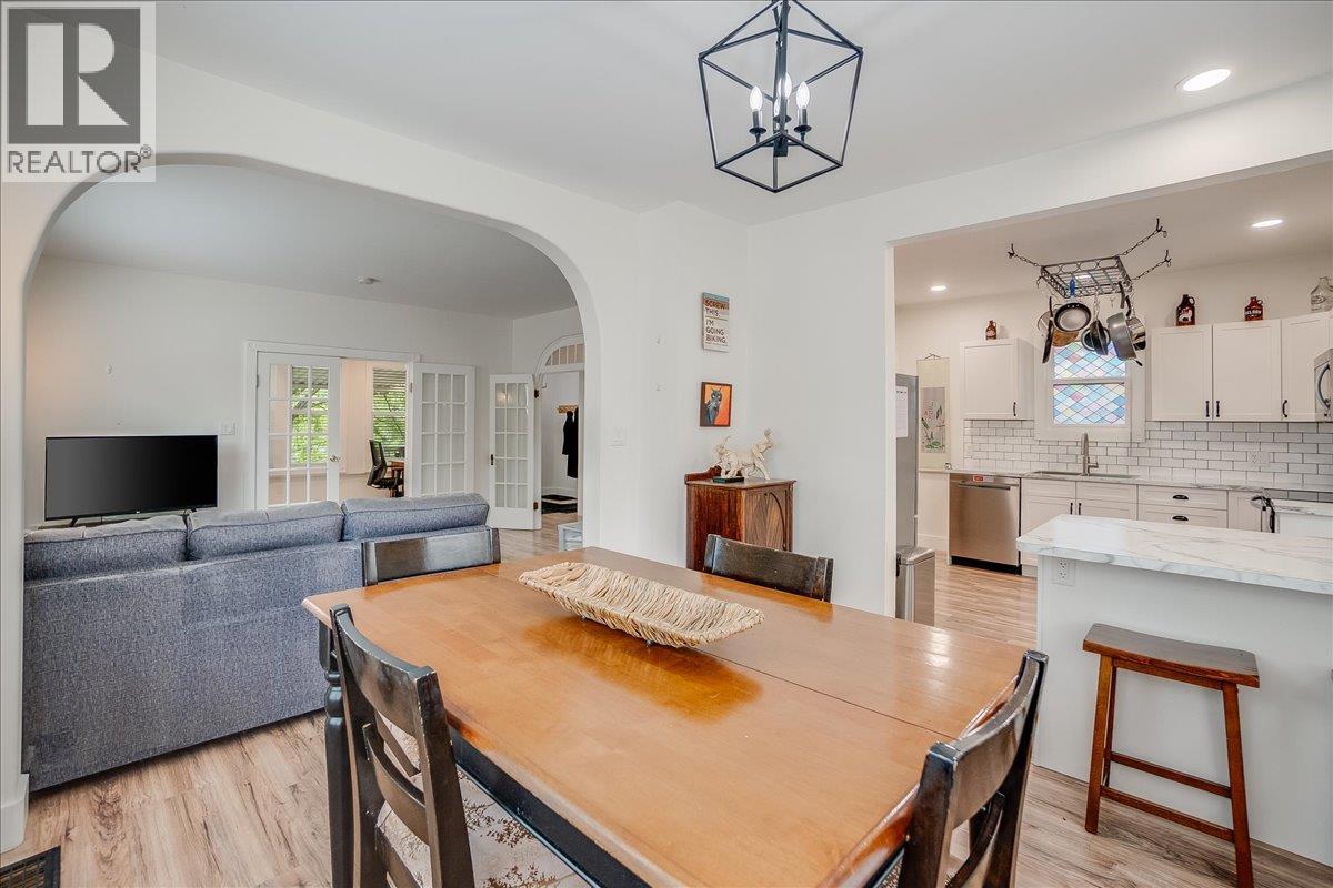 1667 CEDAR Avenue, Trail