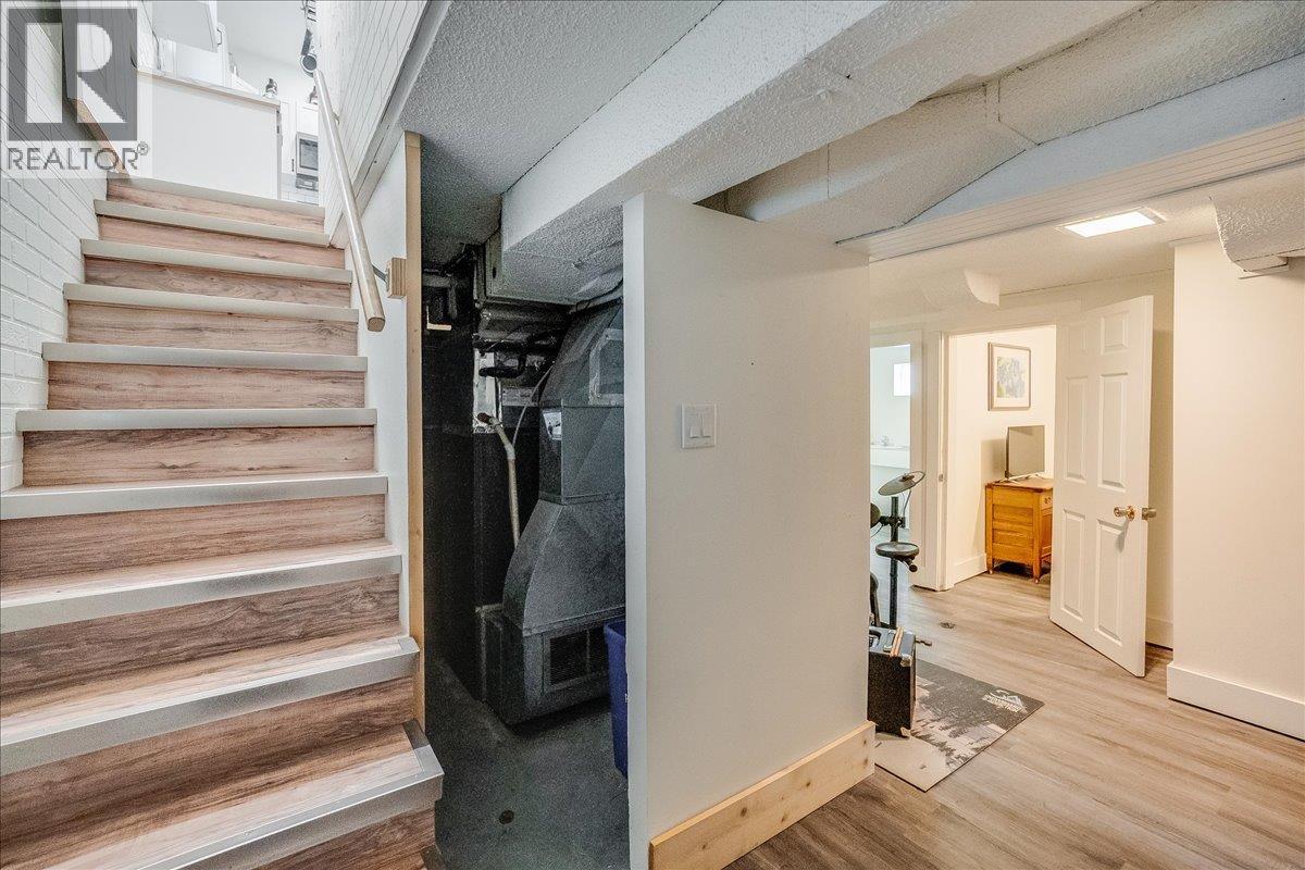 1667 CEDAR Avenue, Trail