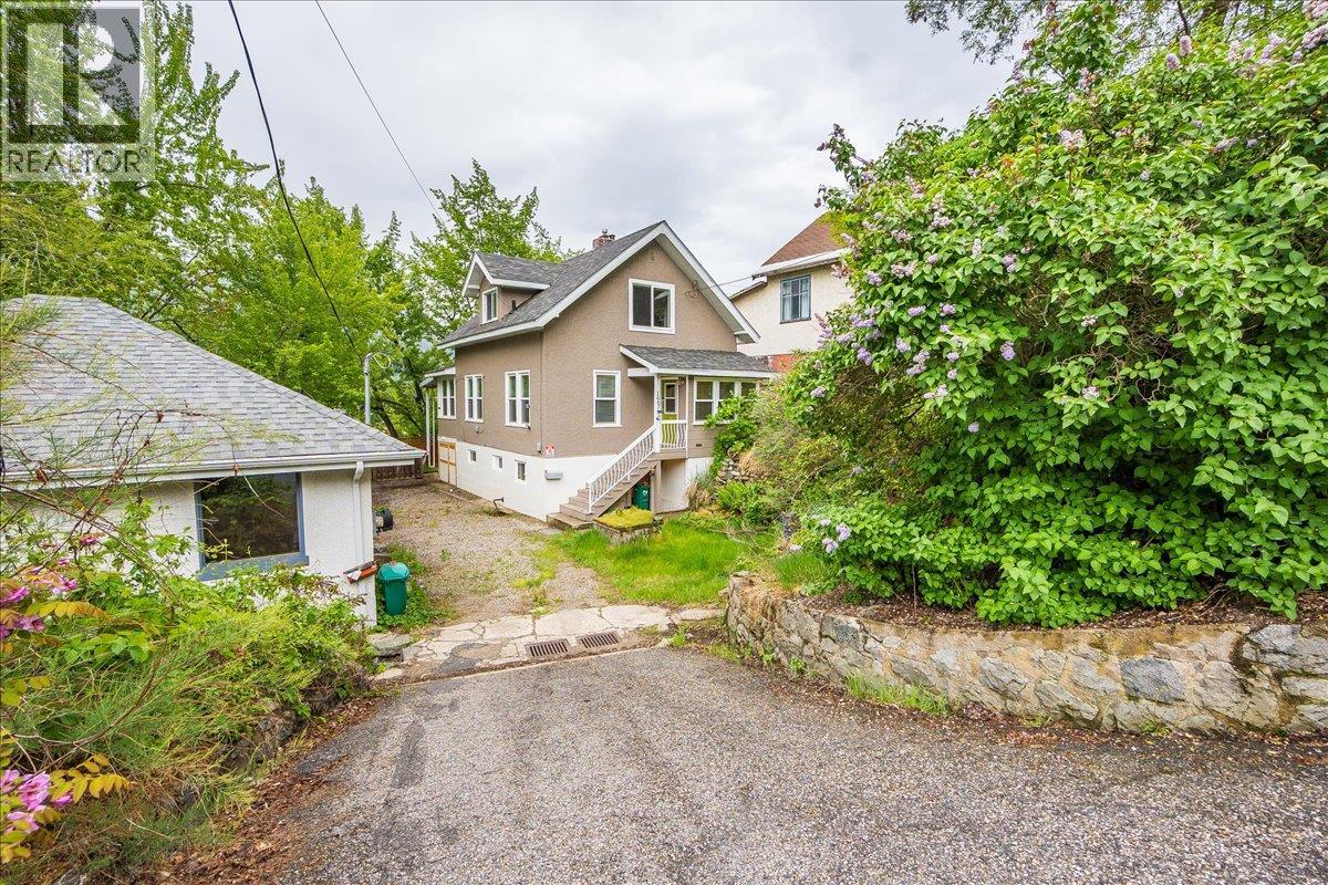 1667 CEDAR Avenue, Trail