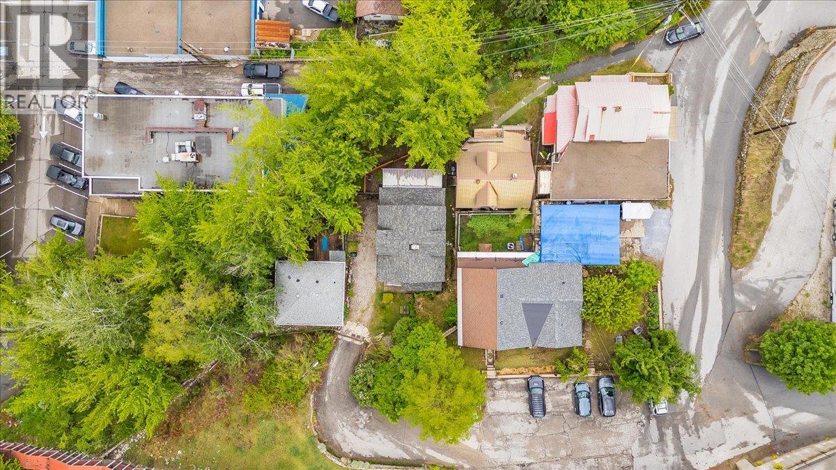 1667 CEDAR Avenue, Trail