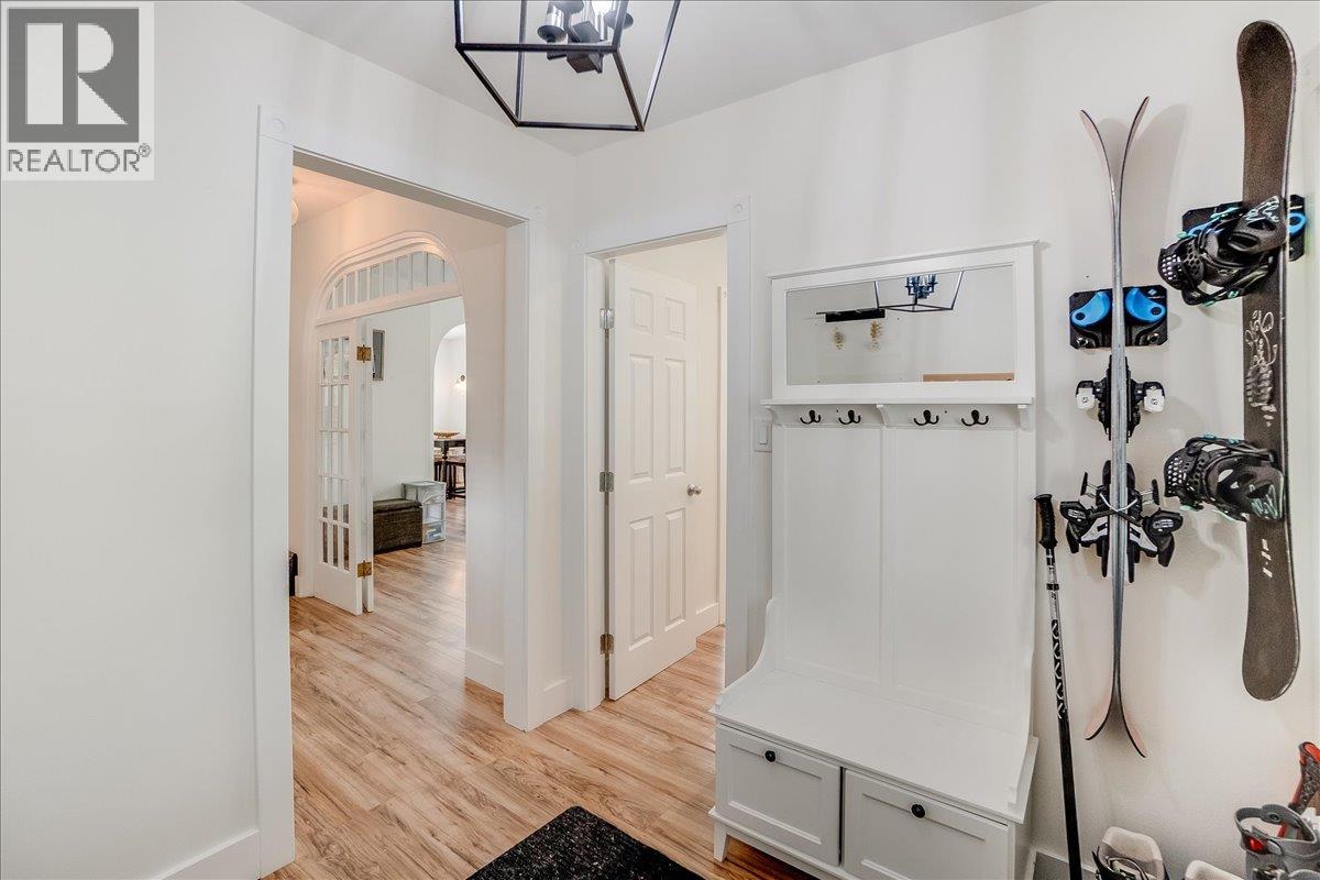 1667 CEDAR Avenue, Trail