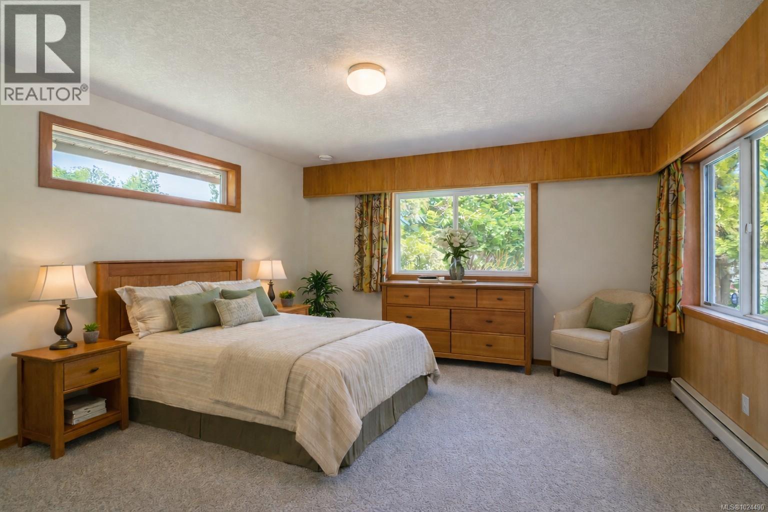 321 Mill Rd, Qualicum Beach