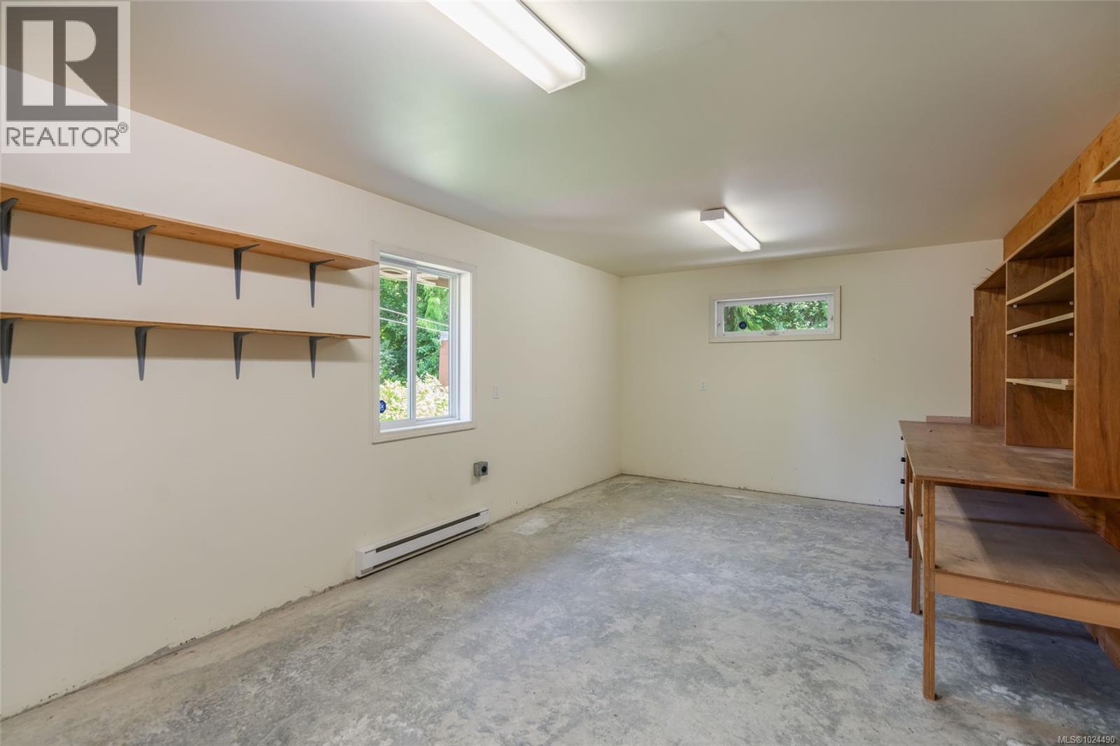 321 Mill Rd, Qualicum Beach